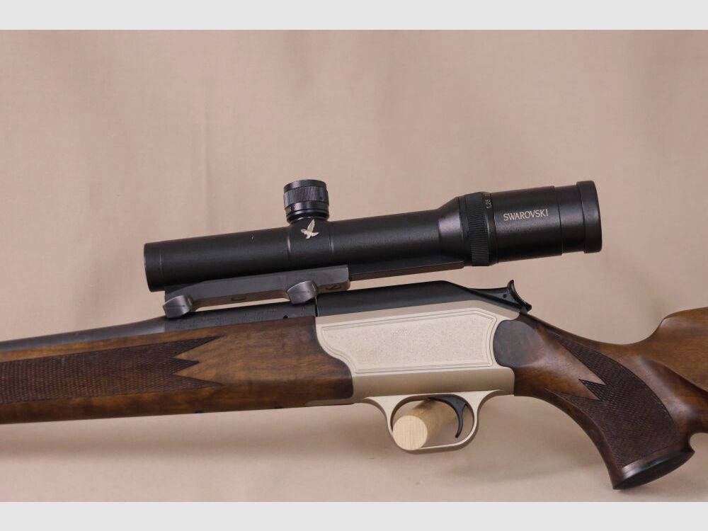 Blaser R93 // Wood // Swarovski with Red Dot!!!