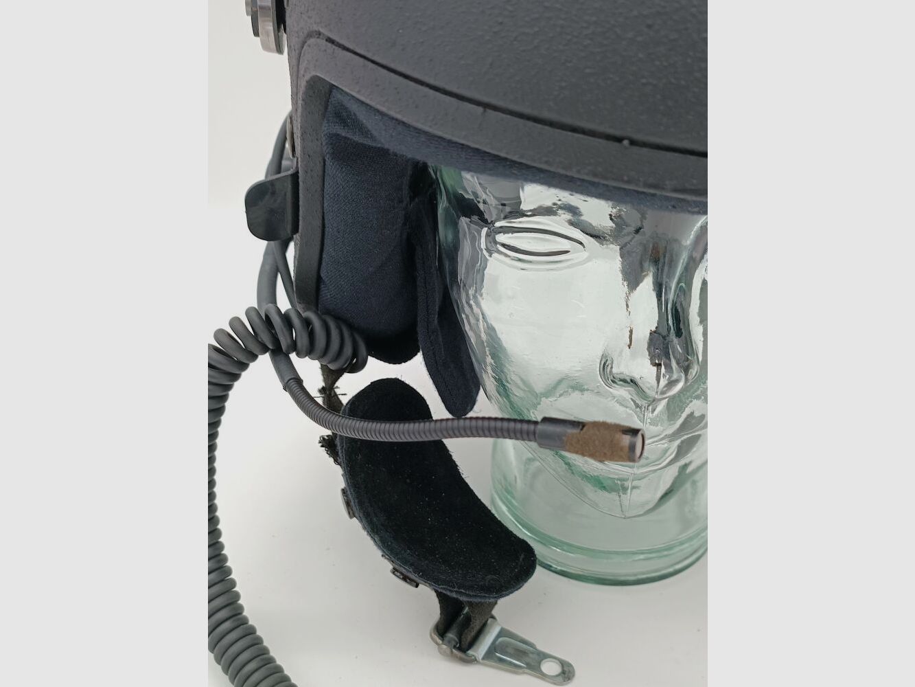 Schuberth P100 Polizeihelm aus Kevlar mit ballistischem Visier