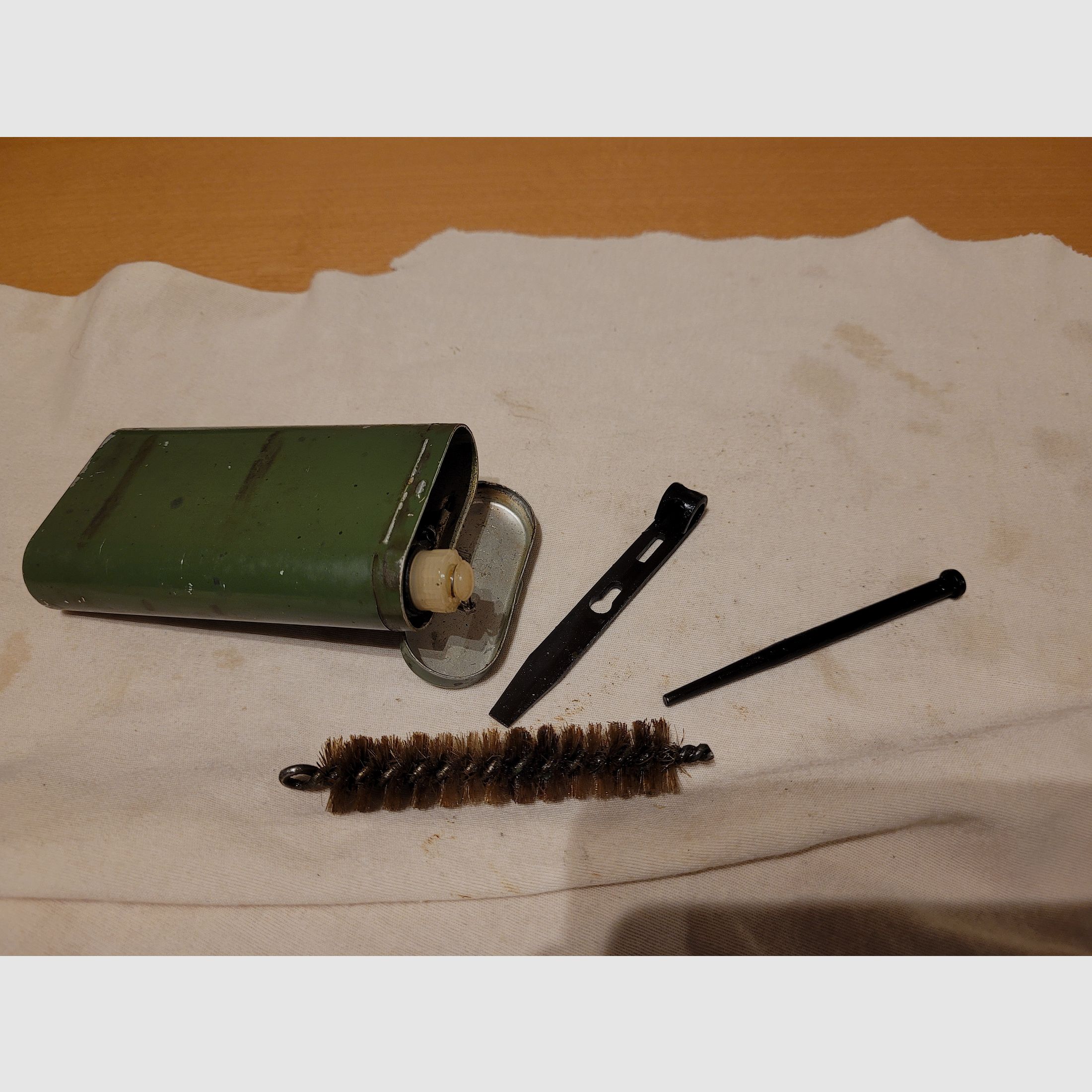 RG57 NVA Kalashnikov AK47 scatola di pulizia