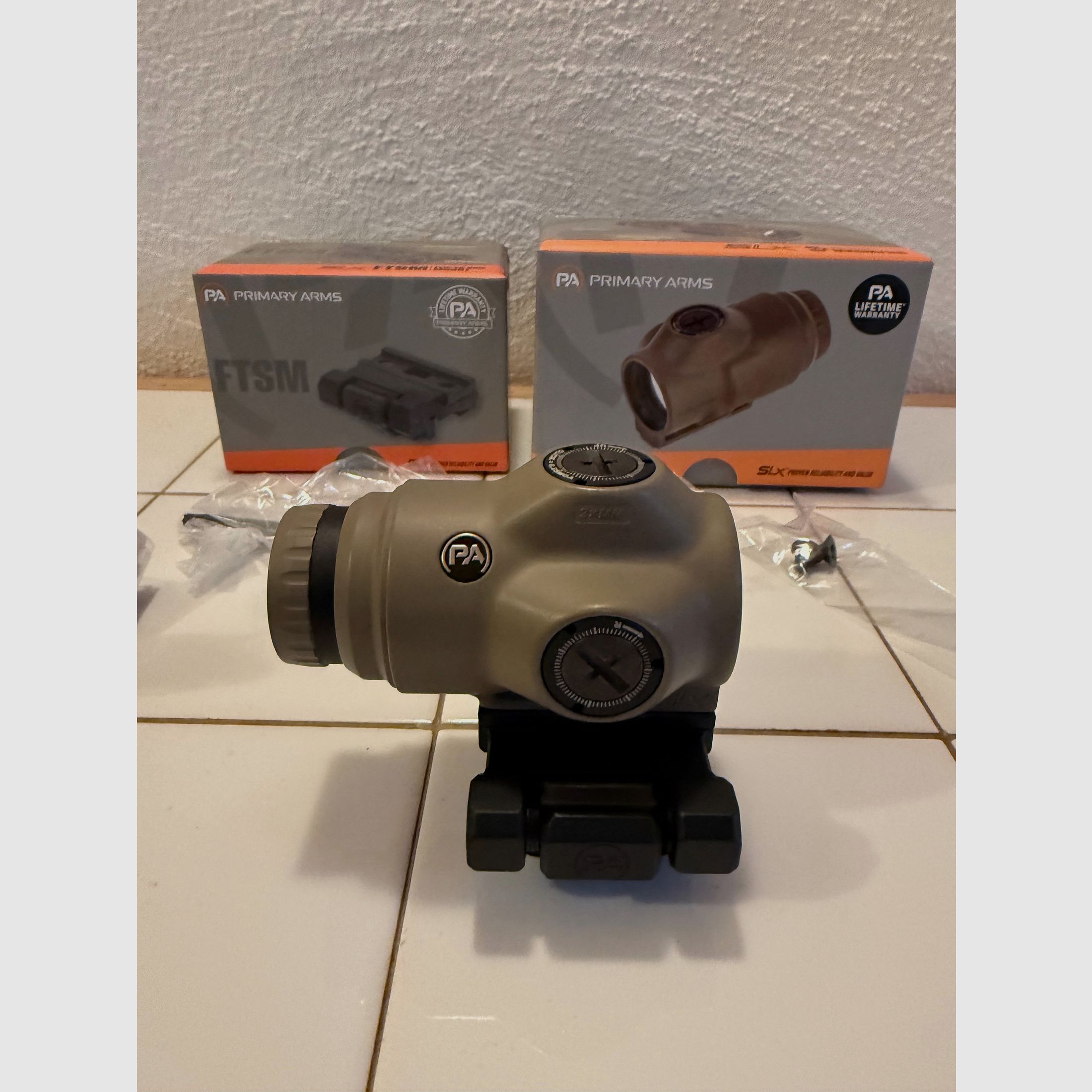 Primary Arms SLx 3x Micro Magnifier FDE con montaggio Flip to sight FTSM - Ottime condizioni