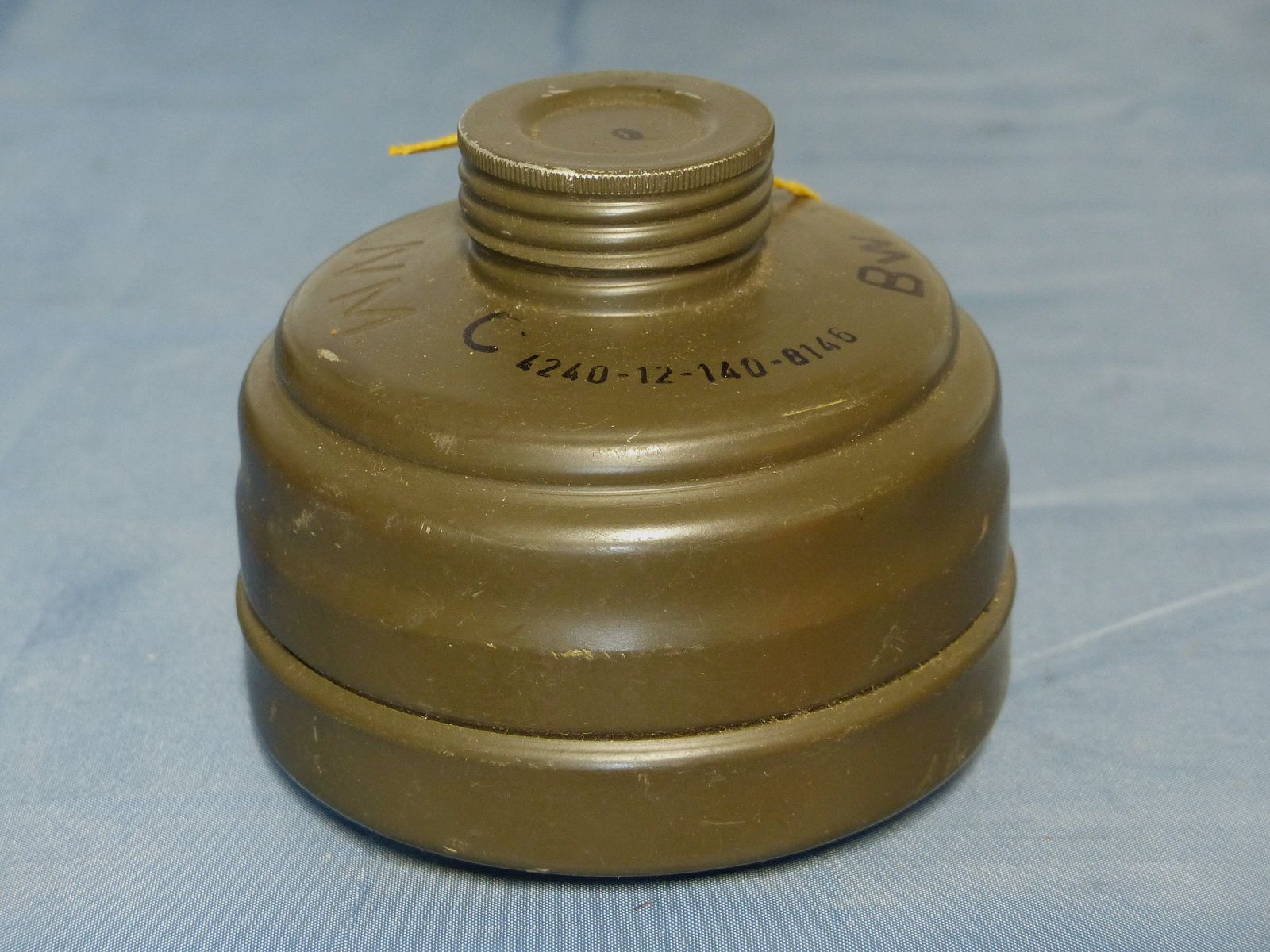 Original Bundeswehr Gasmaske Atemschutz M 65 ABC mit Filter 70er
