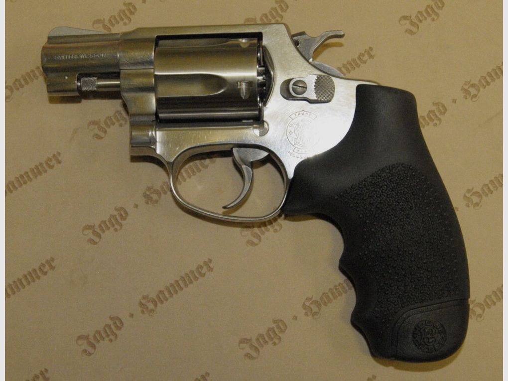 Smith & Wesson 60