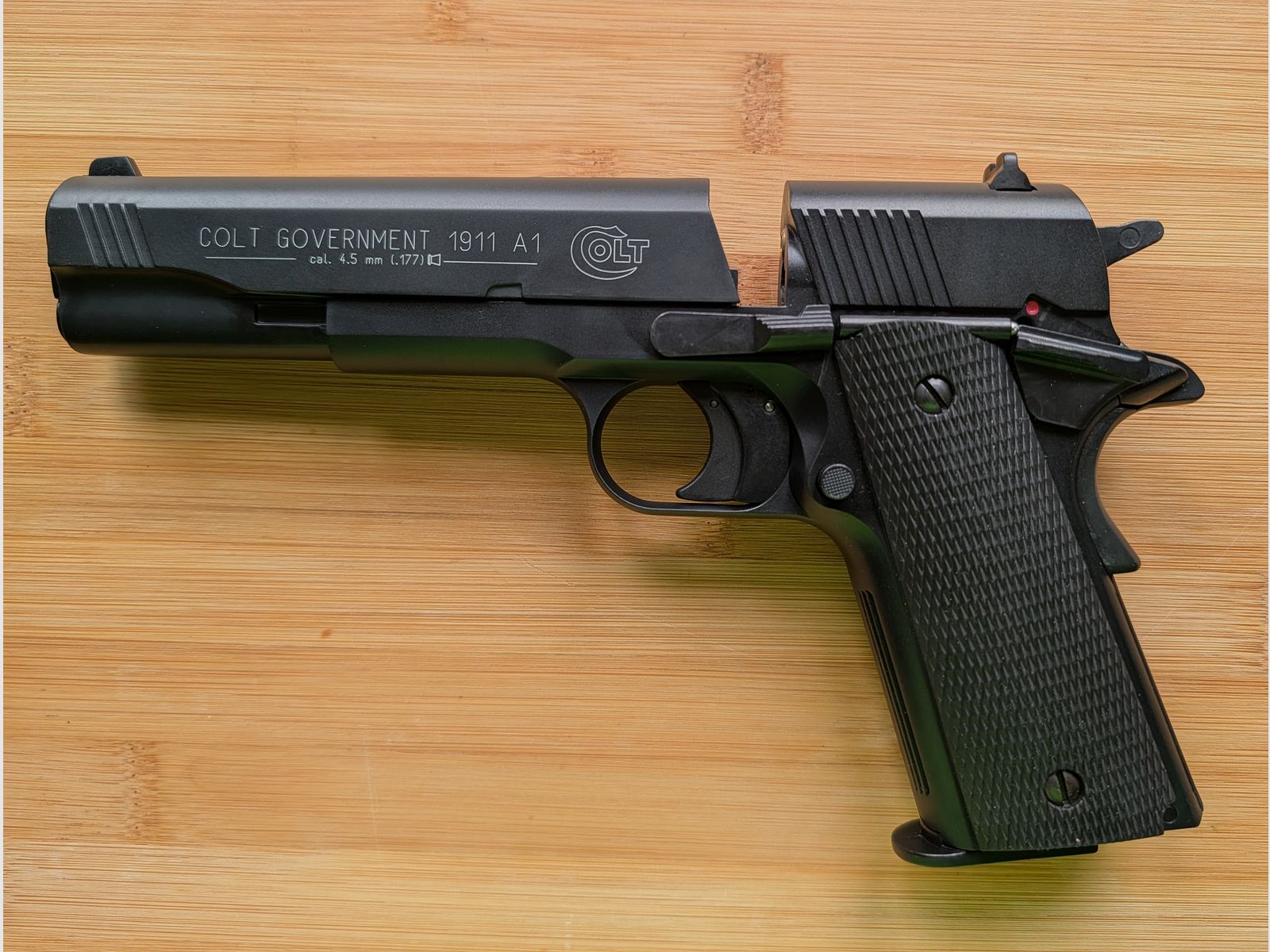 Colt Government 1911 A1 4,5 mm (.177) Diabolo, CO₂, < 4,0 J