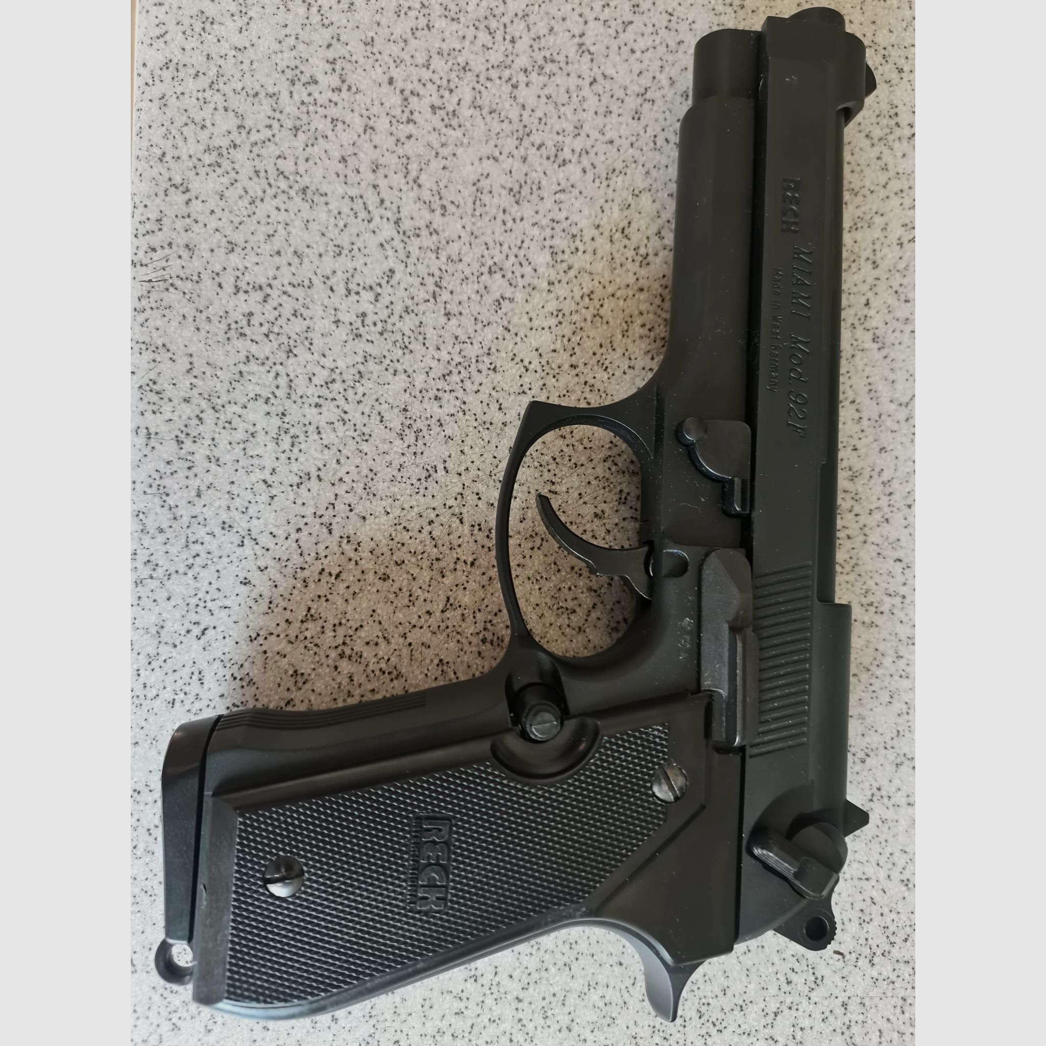 Miami Reck 92f blank firing gun