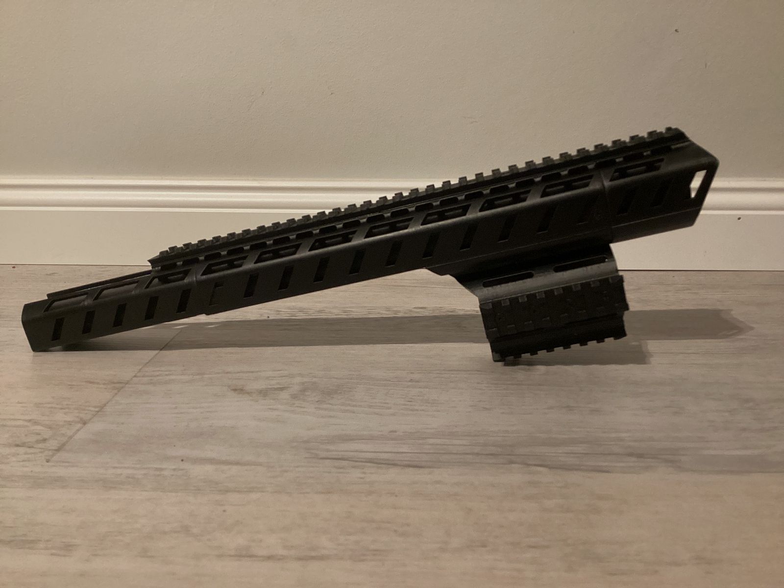 AEA Megalodon new and unused. Handguard possibly as a self-assembly kit. (40 Euro)