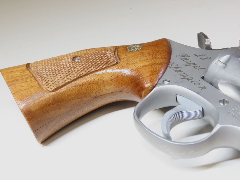 Beautiful Smith & Wesson 617 - 6 inch Target Champion!