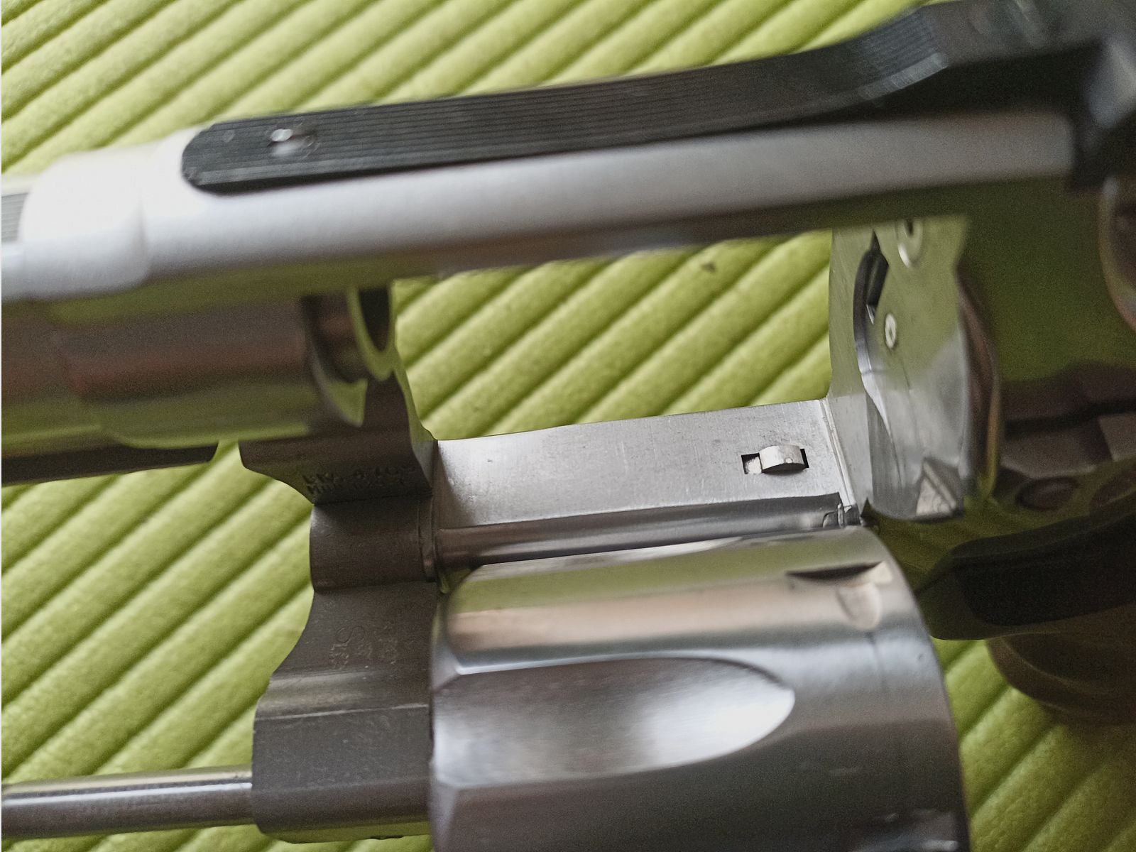 Smith & Wesson 629 Classic DX  .44 Magnum Stainless Steel