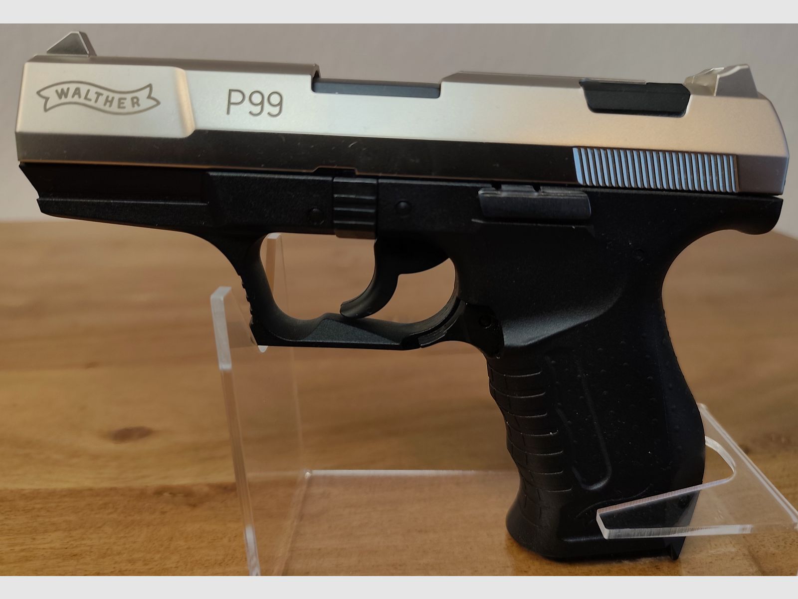 Wather P 99 Nickel kal. 9mm PTB 762 w stanie nowym