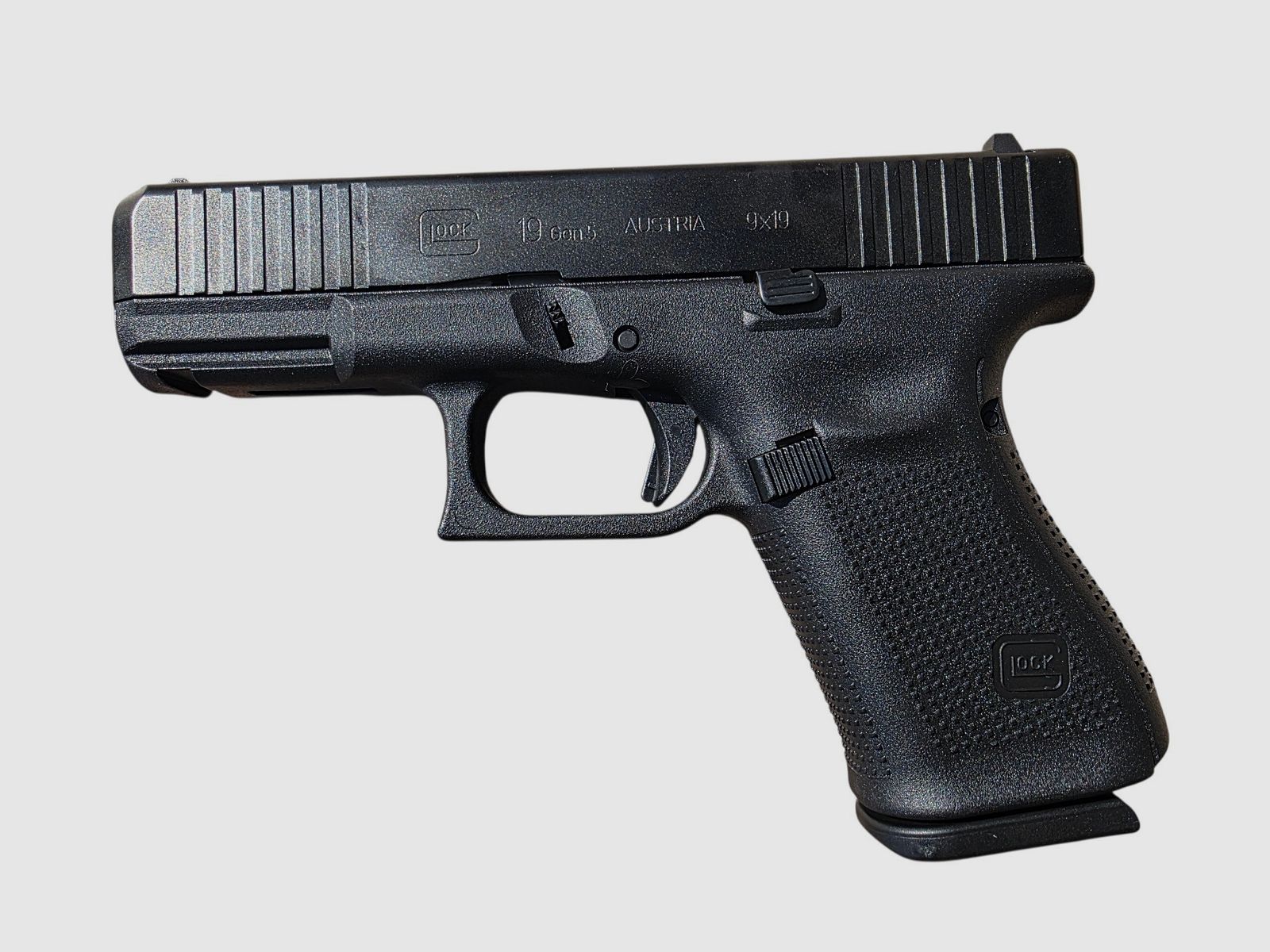 Pistola GLOCK 19 gen5 FS cal.9×19 usato, immagine 4 di 6