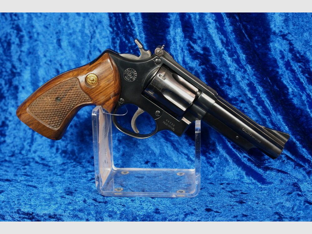 Taurus 669/4''