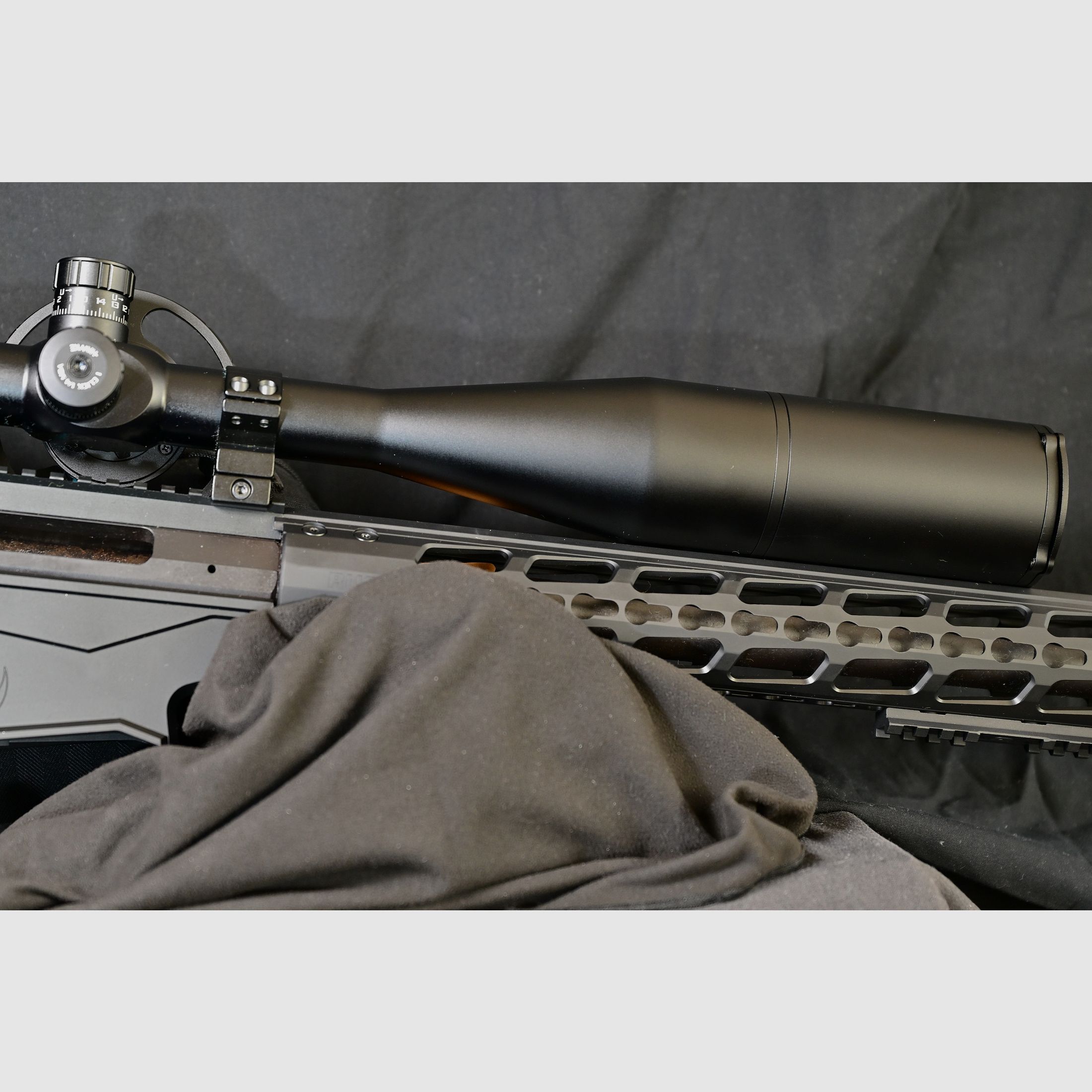 Ruger Precision Rifle .308 Winchester, canna da 24" con ottica Hawke Sidewinder 30 SF 8-32x56