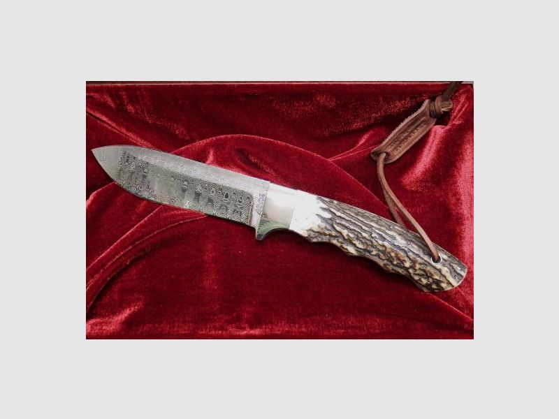 DNC Hubertus Hirschhorn Jagdmesser Damast