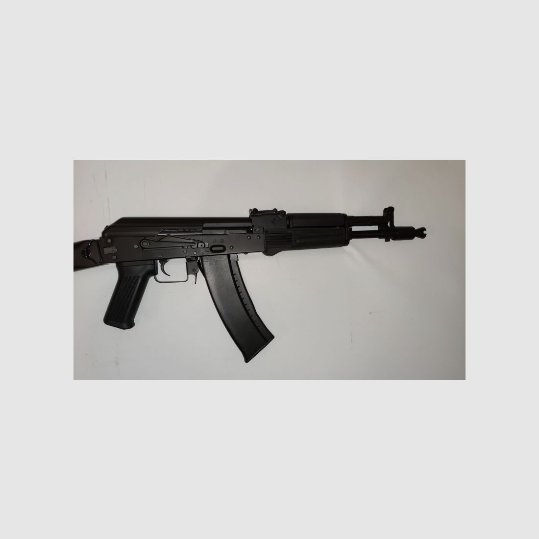 Cyma AK105 (CM.040D) Vollmetall als 0,5 Joule Version