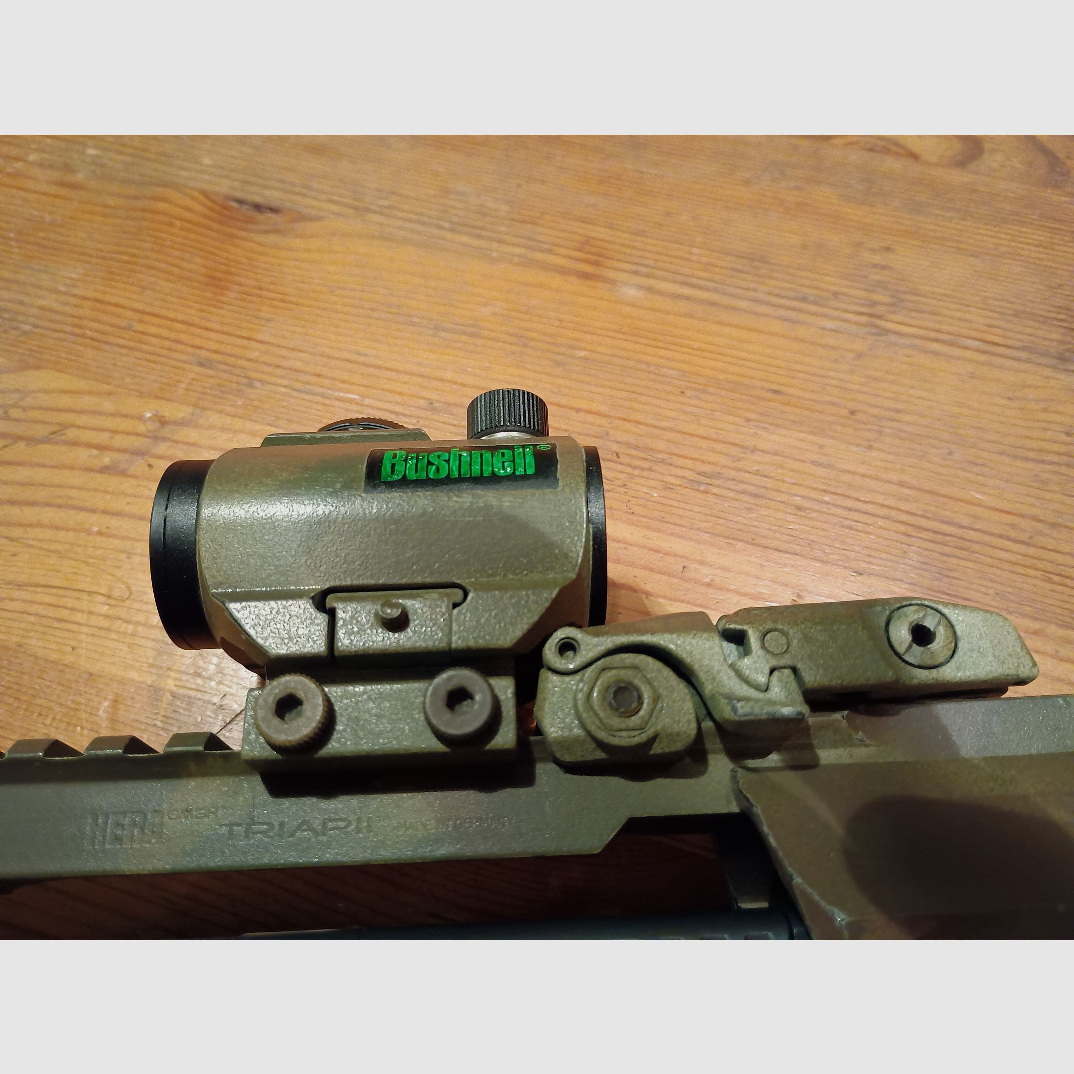 Kolba HERA TRIARII z celownikiem punktowym