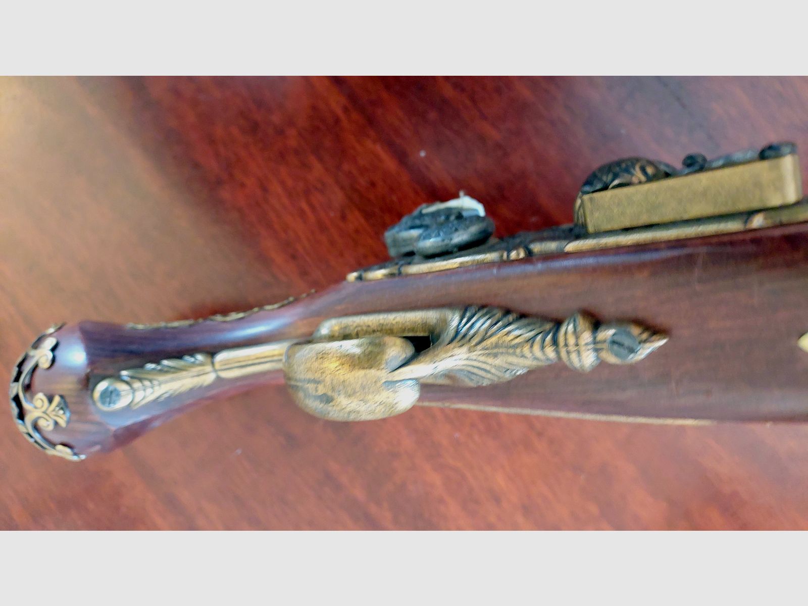 Replica flintlock pistol decoration – defective