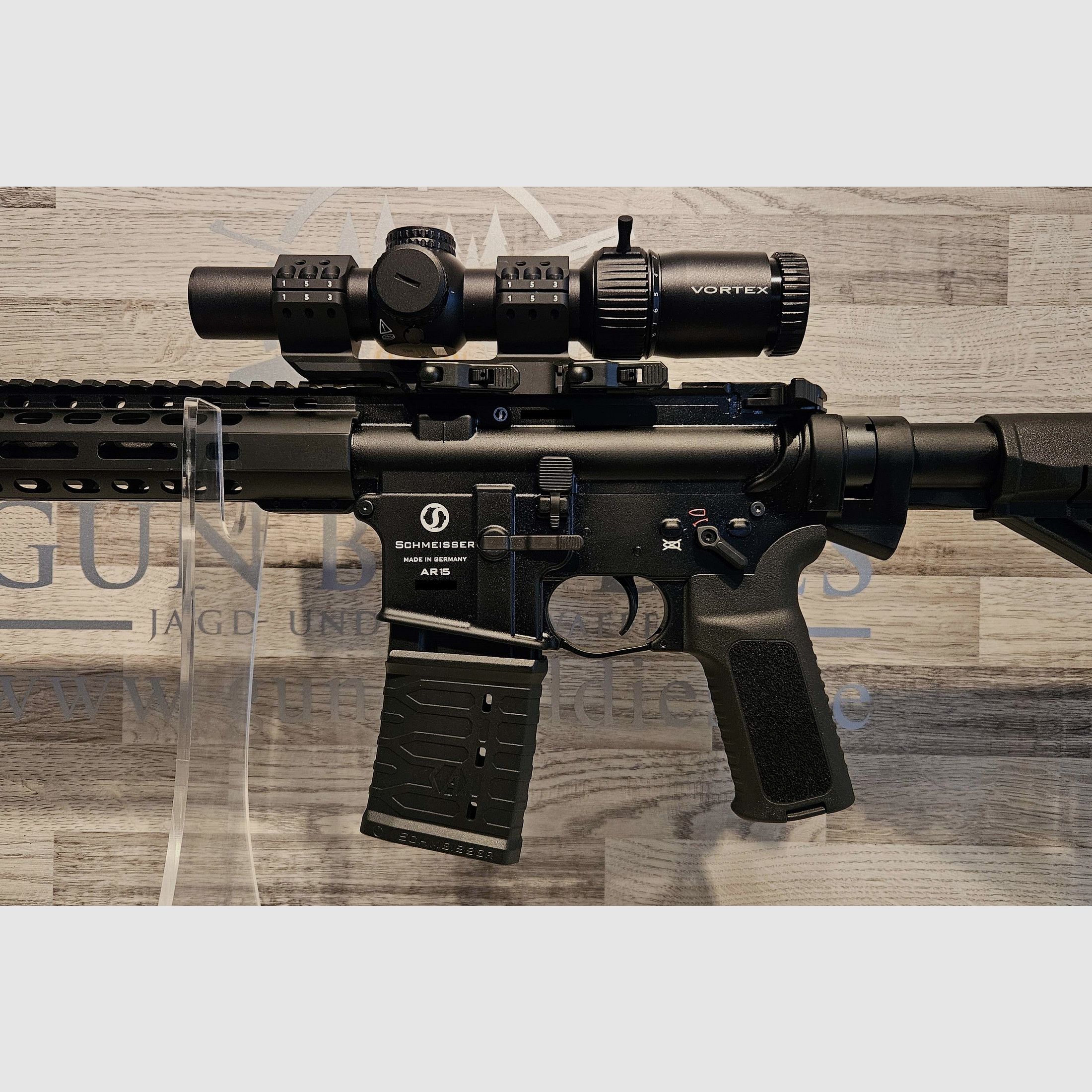 Schmeisser AR-15 M5FL Black 16.75" cal. .223Rem. with ZF Vortex Strike Eagle - New goods from the specialist trade