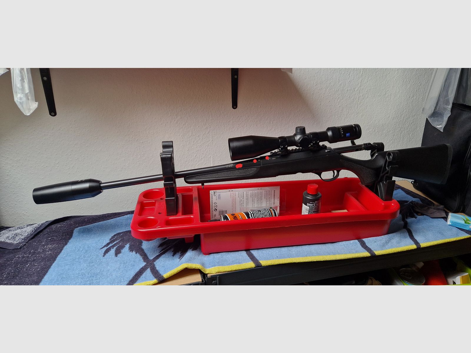 Haenel Jaeger 10 compact in .308 Win mit Zeiss V4 3-12x56, EAW Montage und Freyr&Devik Schalldämpfer