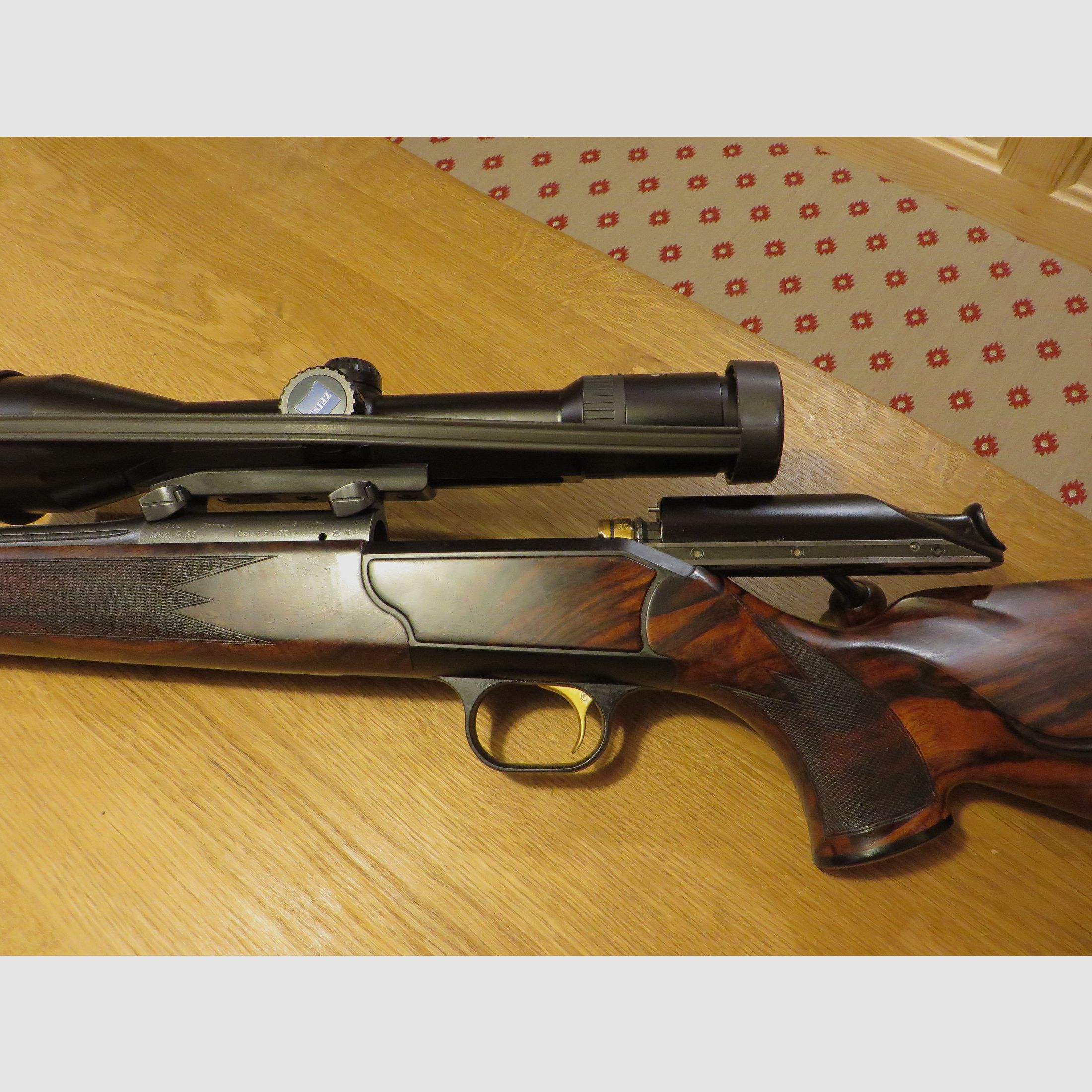 Blaser R93 Attache Holzklasse 7 z lufcami w kalibrze 6,5x57 i wymiennym lufą 30.06