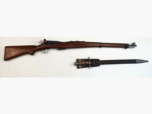 Fábrica de armas de Berna rifle de repetición Fábrica de armas de Berna Suiza K11 Calibre 7,5x55 suizo completo con números coincidentes + bayoneta