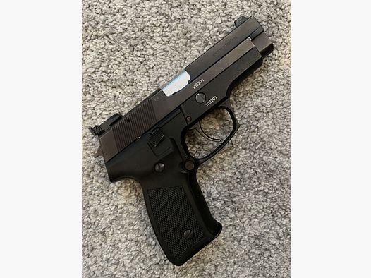 Cz Crevna Zastava/ 99 / Sig Sauer 220