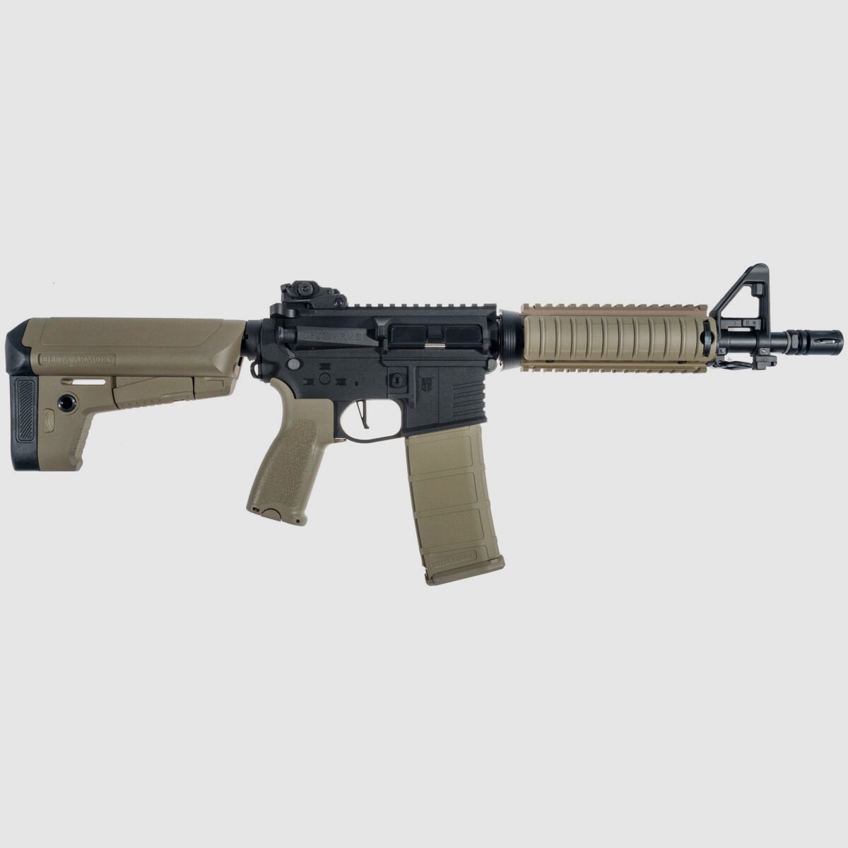 AR15 CQB-R BRAVO Delta Armory Tan/Schwarz S-AEG Airsoft Gewehr Frei ab 18 Jahren