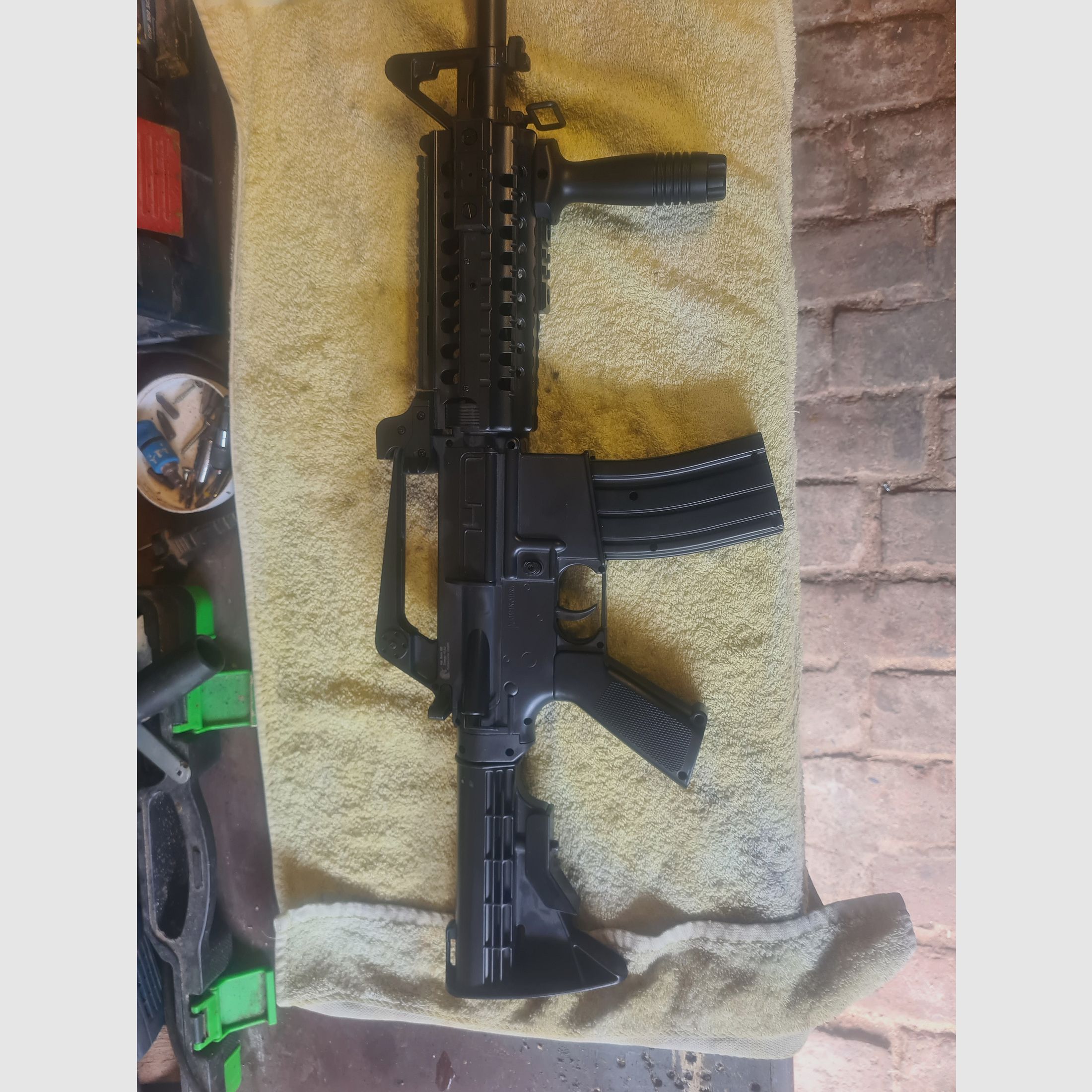 Réplique de Softair 6mm BB M4 R.I.S.