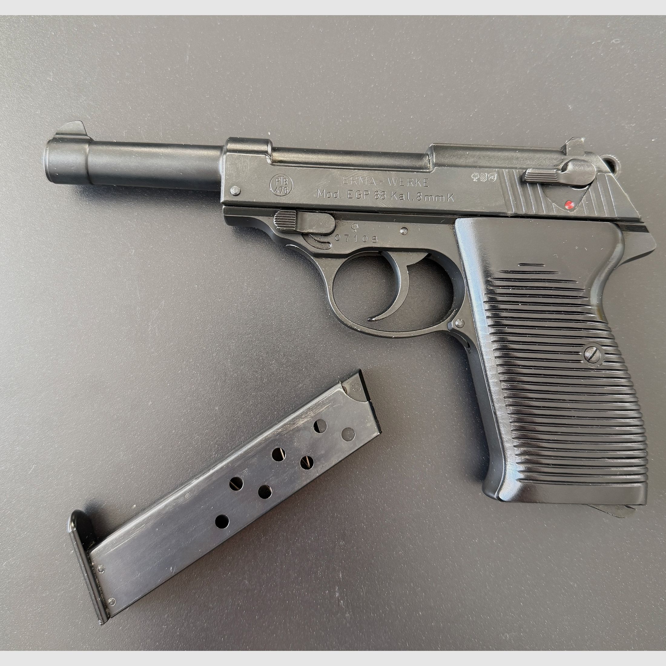 ERMA EGP 88, P1 P38 Nachbau, Kal. 8mmK und Kal. .35, Originalverpackung, Sammlerstück