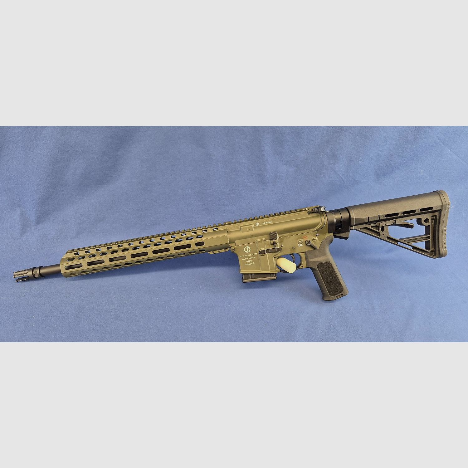 OFFRE DE SET ACTION EXTREME!!!! Schmeisser AR15 M4FL, cal.223Rem, longueur de canon: 14,5″ olive avec lunette BURRIS SET RT-6 1-6×24 combo, réticule balistique AR, image 1 sur 5