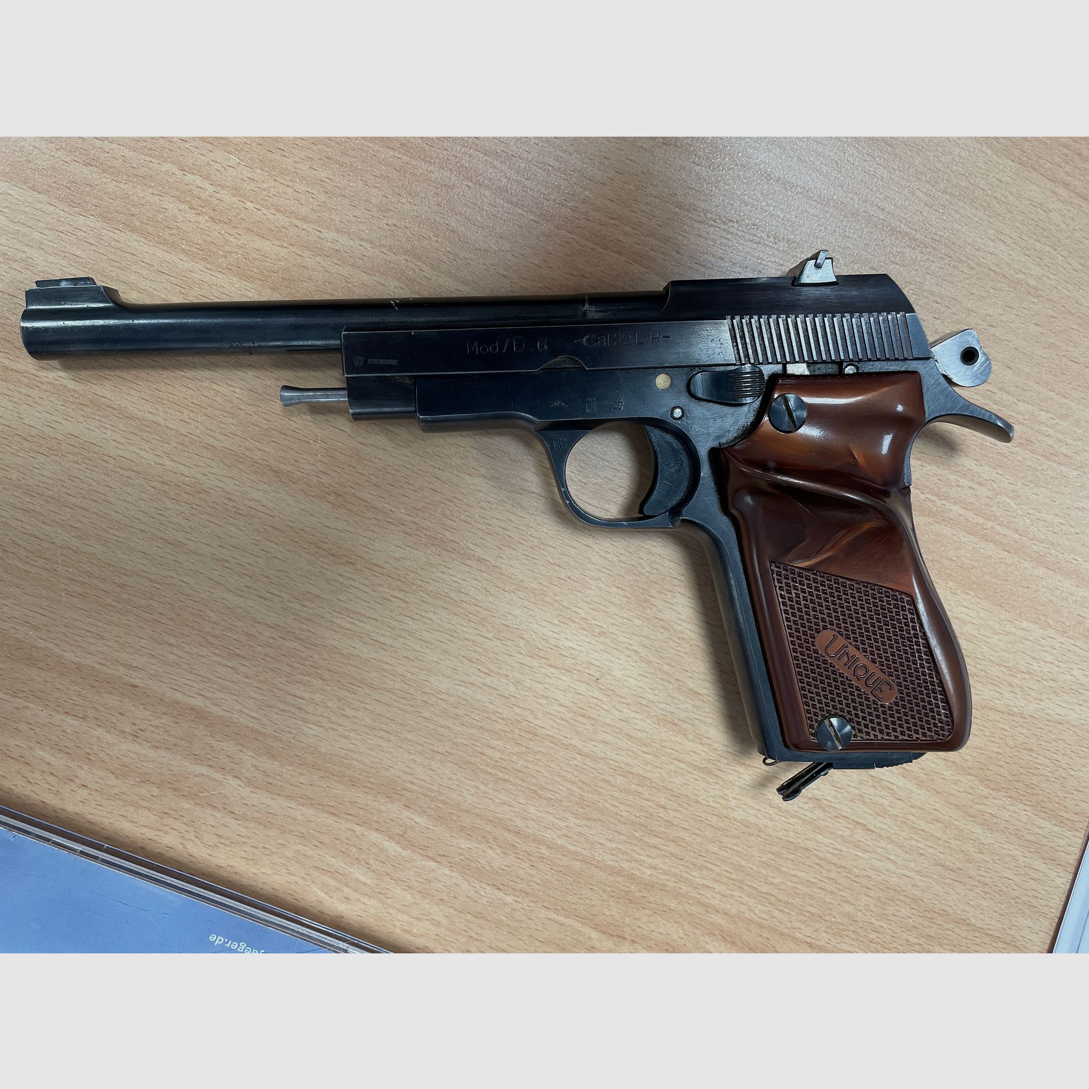 Pistole Unique D.6 Kaliber 22