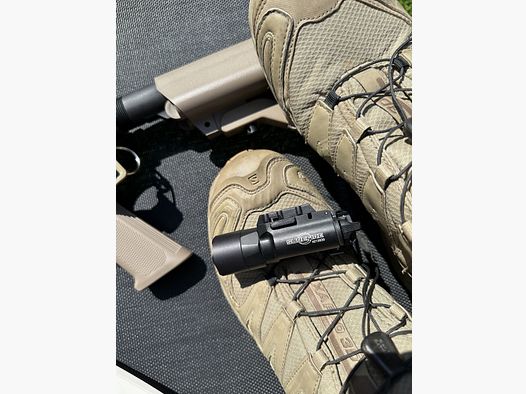 Tactical Light S-X3OOUltra DÉSACTIVÉ!!! Disponible librement!!!