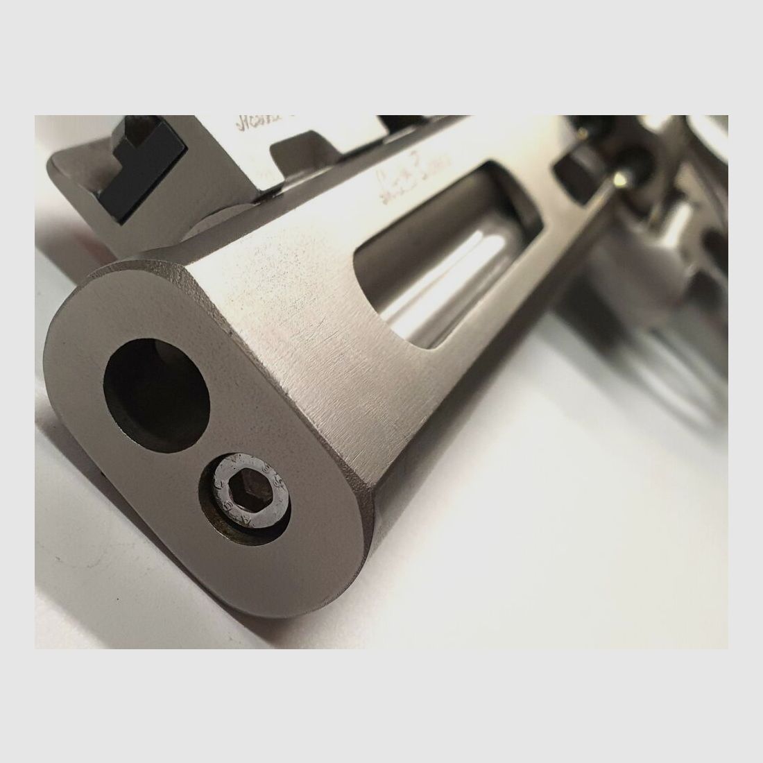 Smith & Wesson 686-3 Merkle Tuning, y compris Aim Point