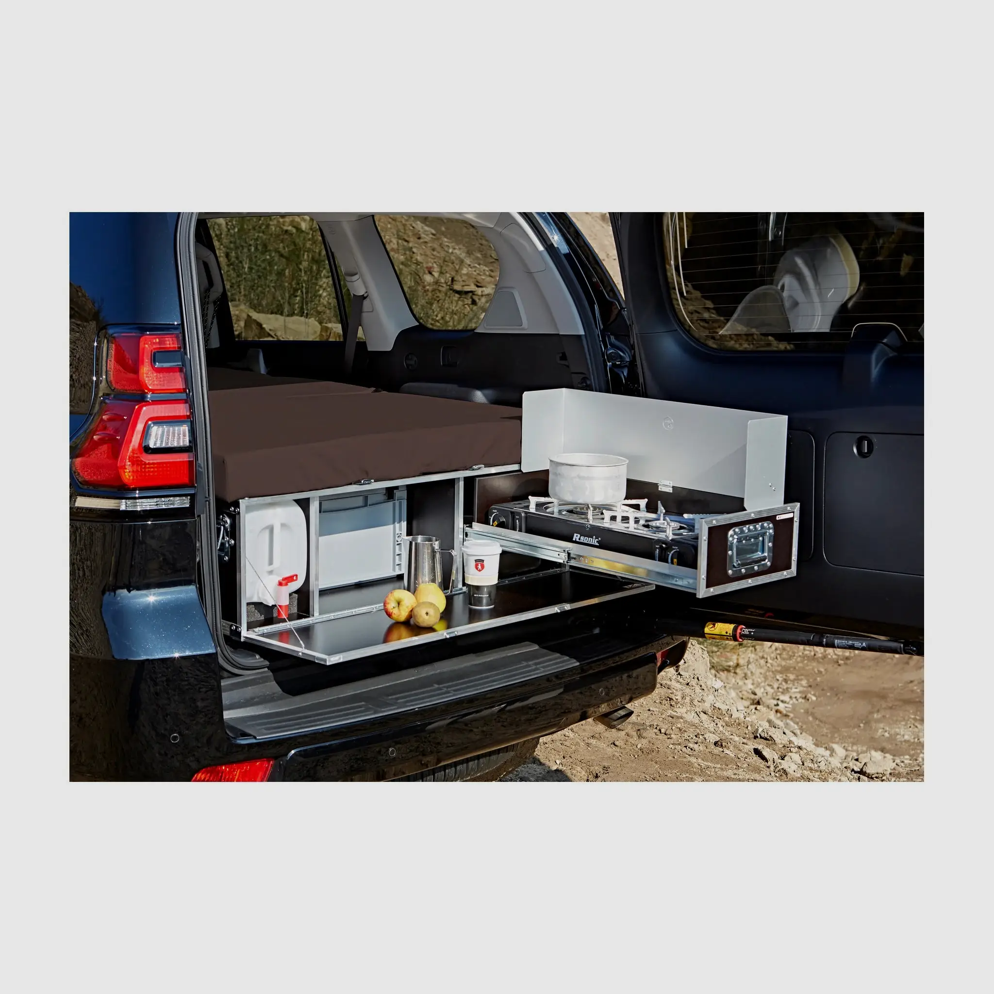 QUQUQ FlatBox Camping Box for Toyota Land Cruiser & Flat Cargo Areas, image 2 of 5