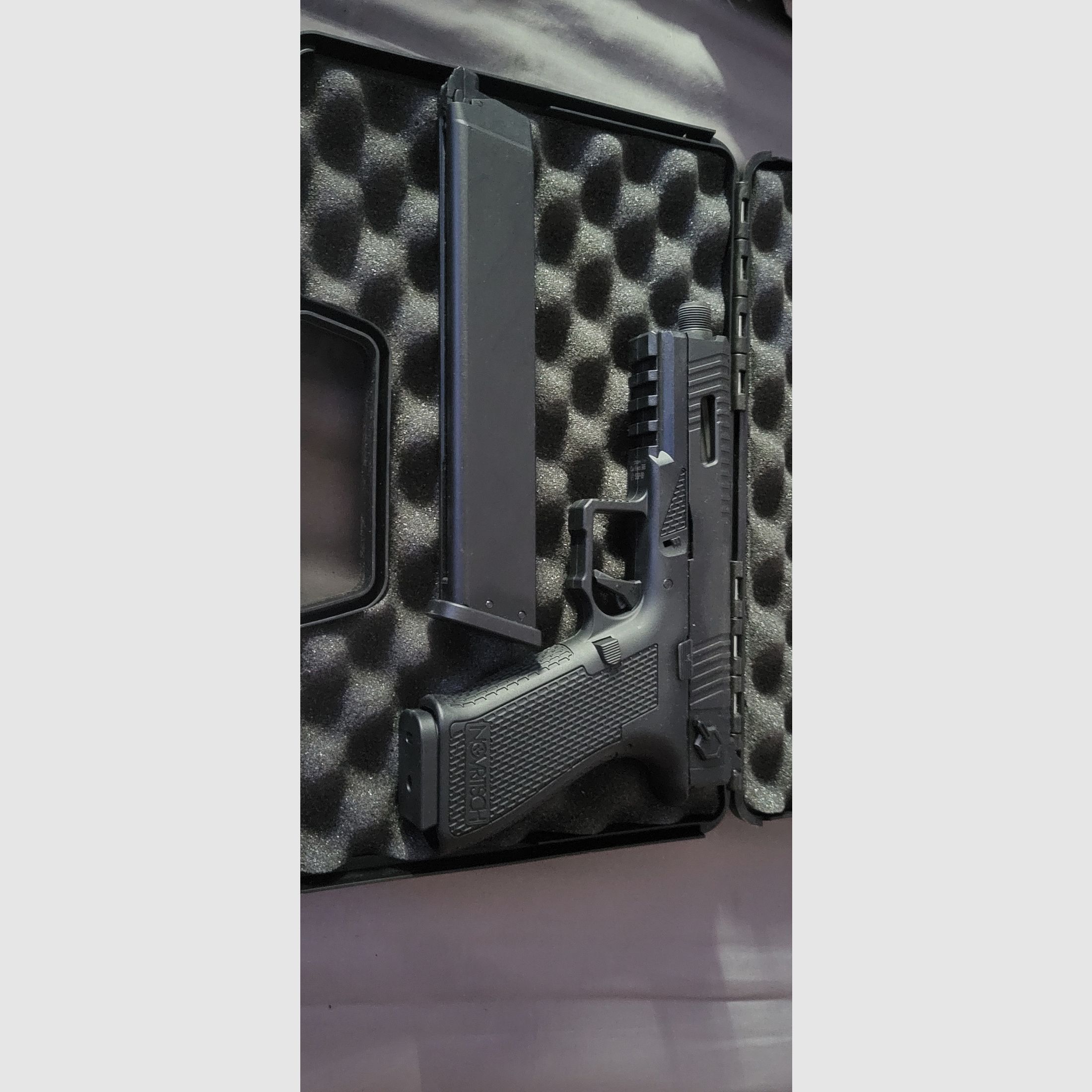 Neuwertige Novritch  ssp 18  + 50 er gasmagazin 