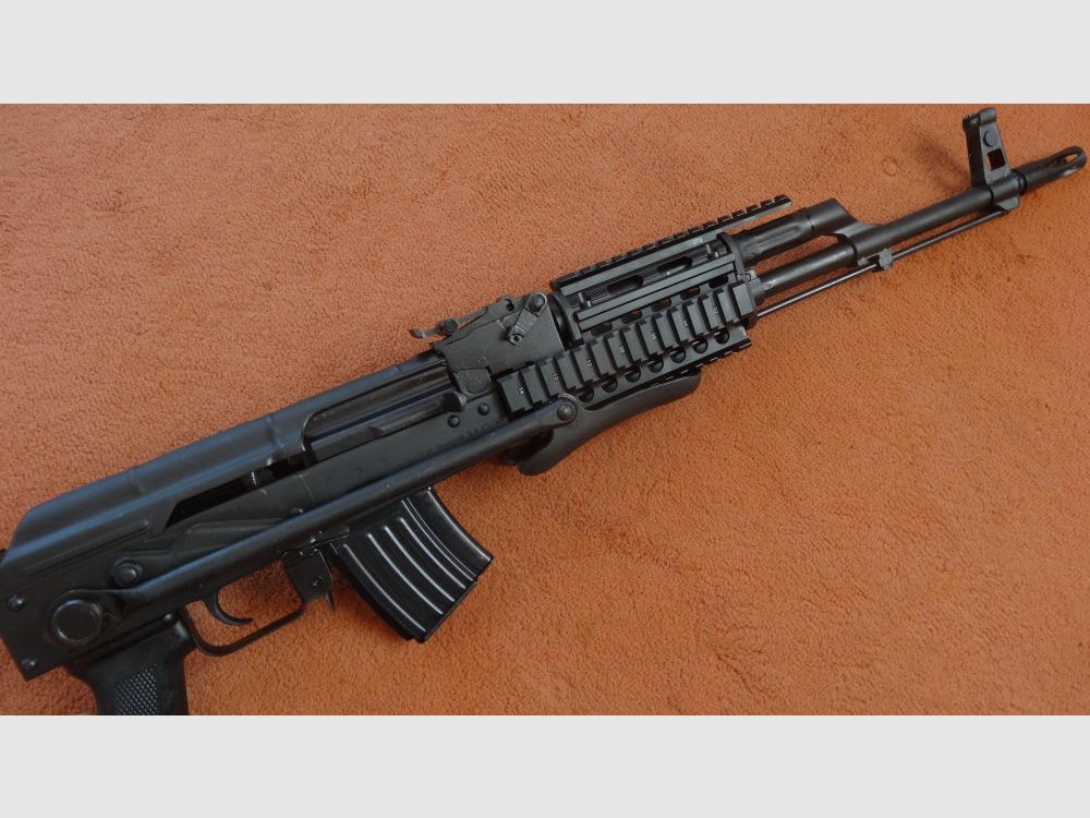 Cugir WS1-64 SL-Büchse; Cugir WS1-64 Metallklappschaft und Quard Rail Handschutz Cal.7,62x39mm