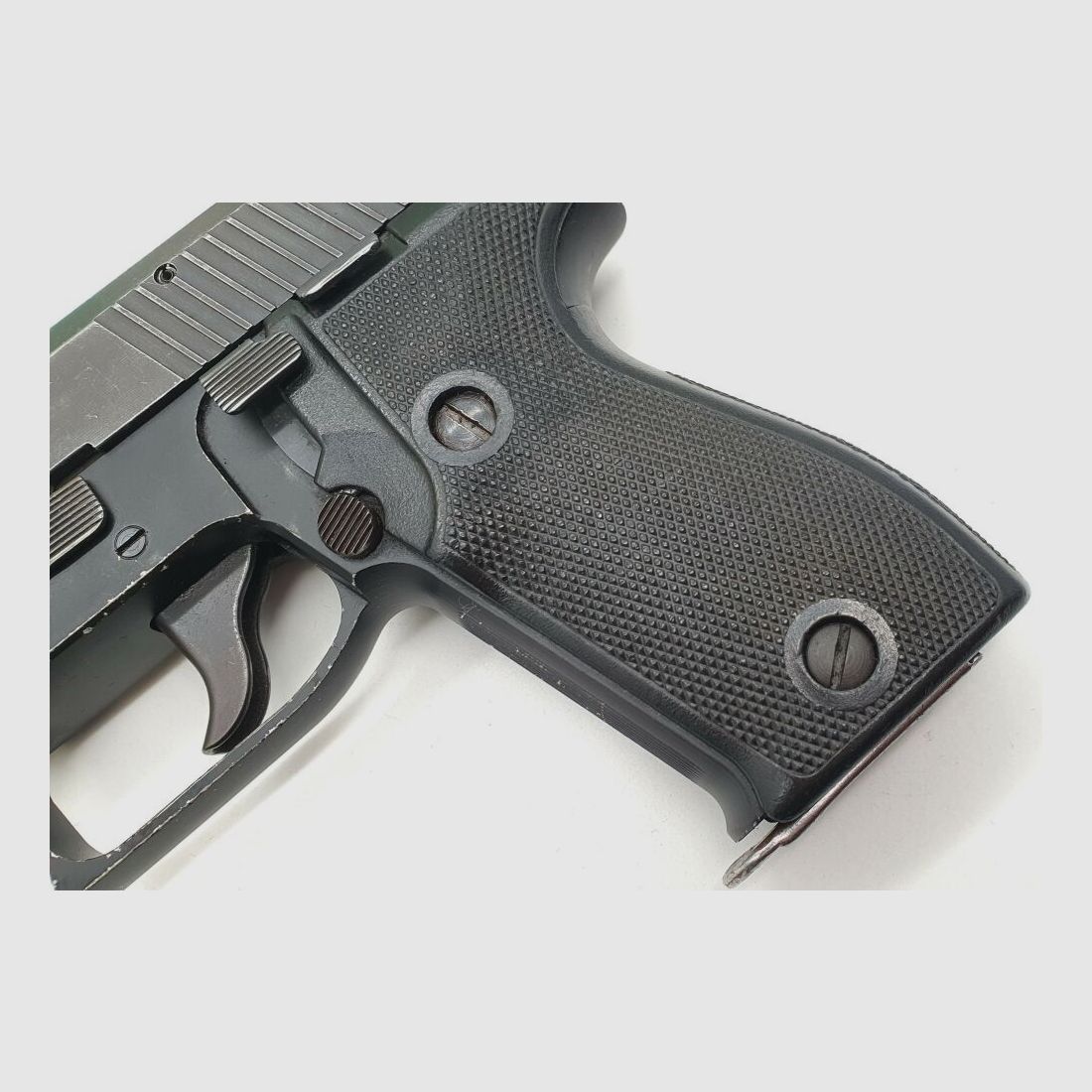 Sig Sauer P225, P6