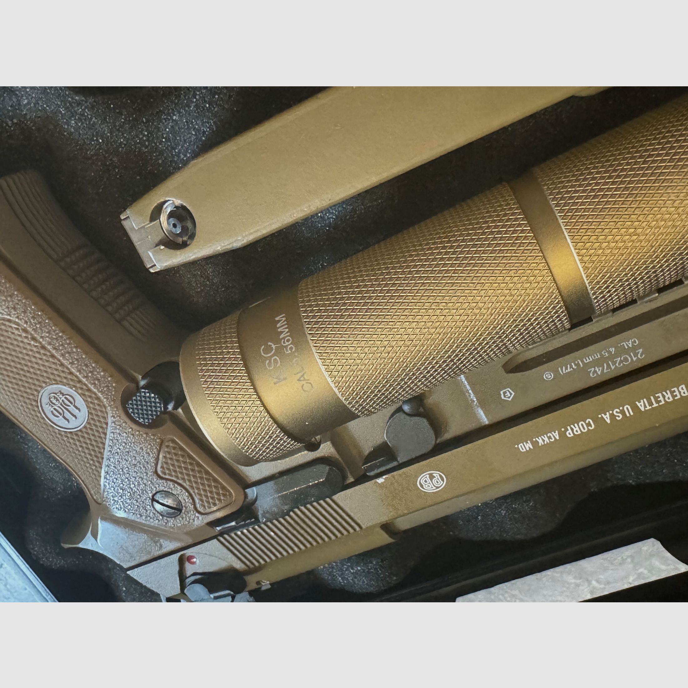 Beretta M9A3 CO2 Luftpistole Kal. 4,5 mm BB FDE Vollmetall inkl. Schalldämpfer-Dummy Und Koffer