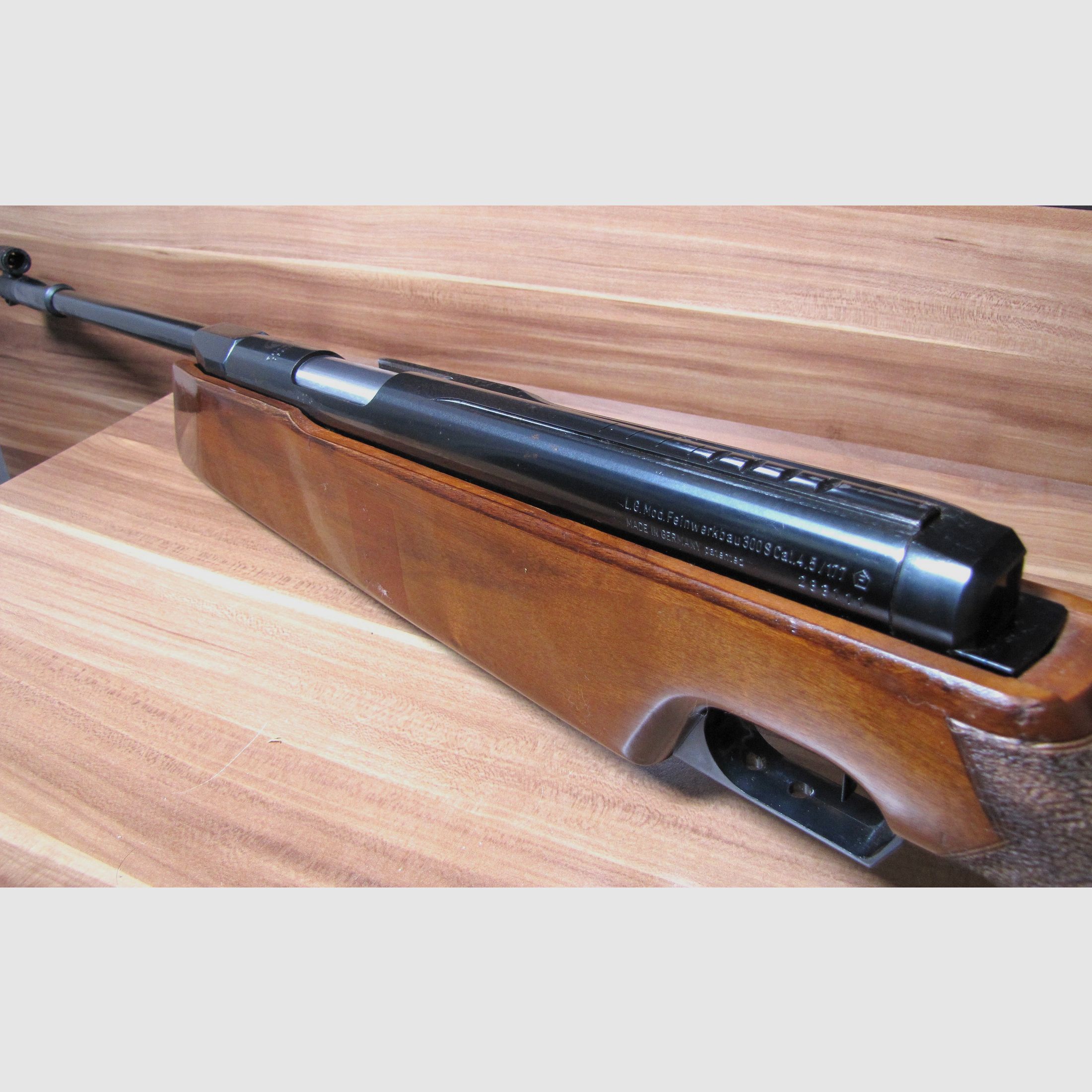 Carabine à air comprimé de la marque Feinwerkbau, modèle 300S