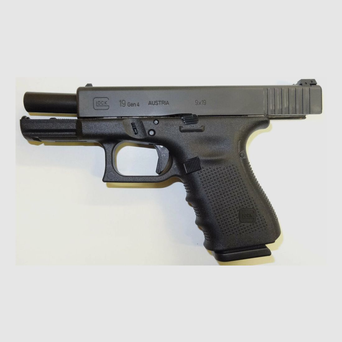 Glock pistol Glock 19 Gen4 in caliber 9mm Para (9x19) including accessories, image 5 of 7