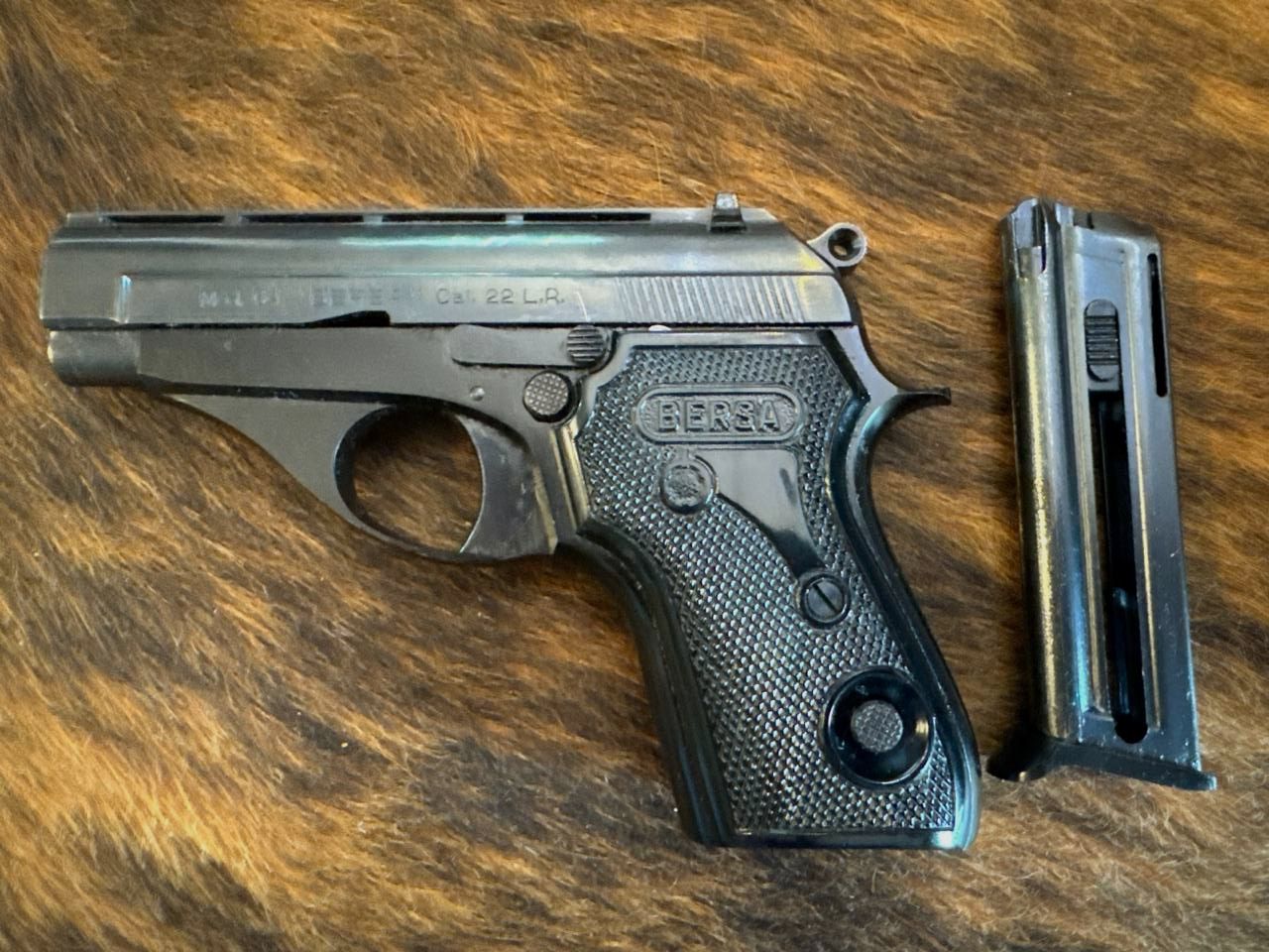 Pistole Bersa Modell 64 Kaliber .22 LR – Klassische Selbstladepistole, Bild 2 von 5