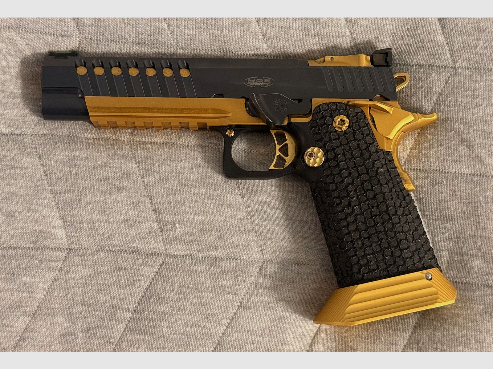 IPSC Standard Optic STI 2011 HPS Guns Range Master 5.4“ with front cut, Picatinny rail weapon is optic ready and Odin2 stock
