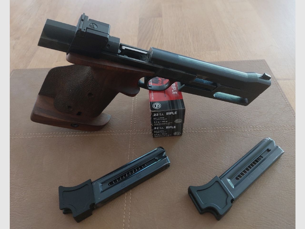 Hämmerli 215 - .22 lfb - Pistola de deporte con 2 cargadores