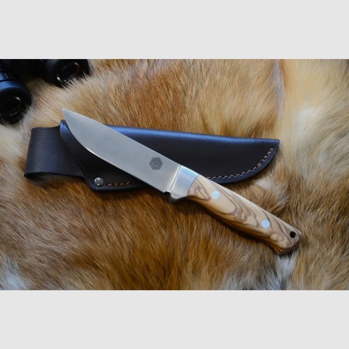Couteau de chasse Alljagd avec poignées en bois d'olivier