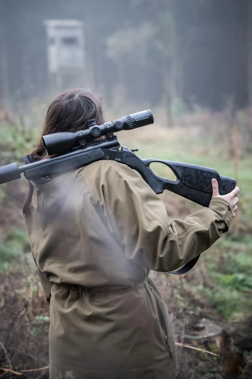 CVA Scout TD Thumbhole Black, Bild 3 von 3