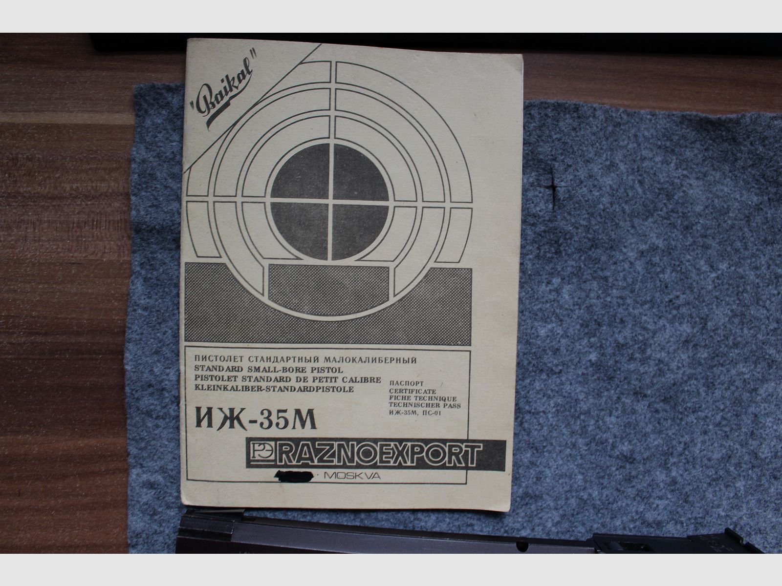 CZ P-09 calibre 22 lfb en venta y una pistola deportiva IZH-35M, ¡como regalo!
