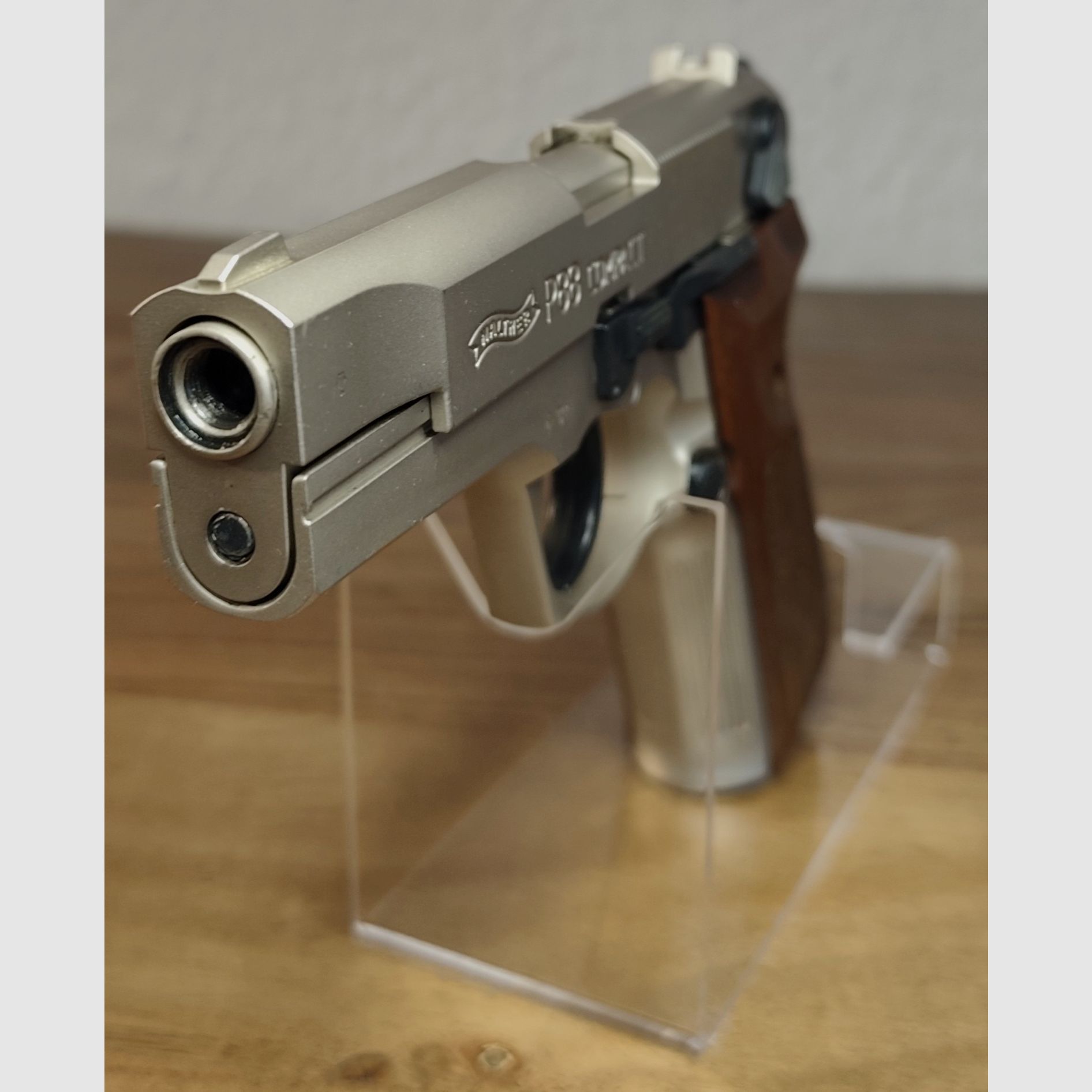 Walther P 88 Compact PTB 764 Nickel Kaliber 9mm Knall P.A.K Sehr guter Zustand