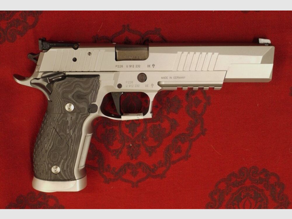 SIG Sauer P226 X-SIX Supermatch