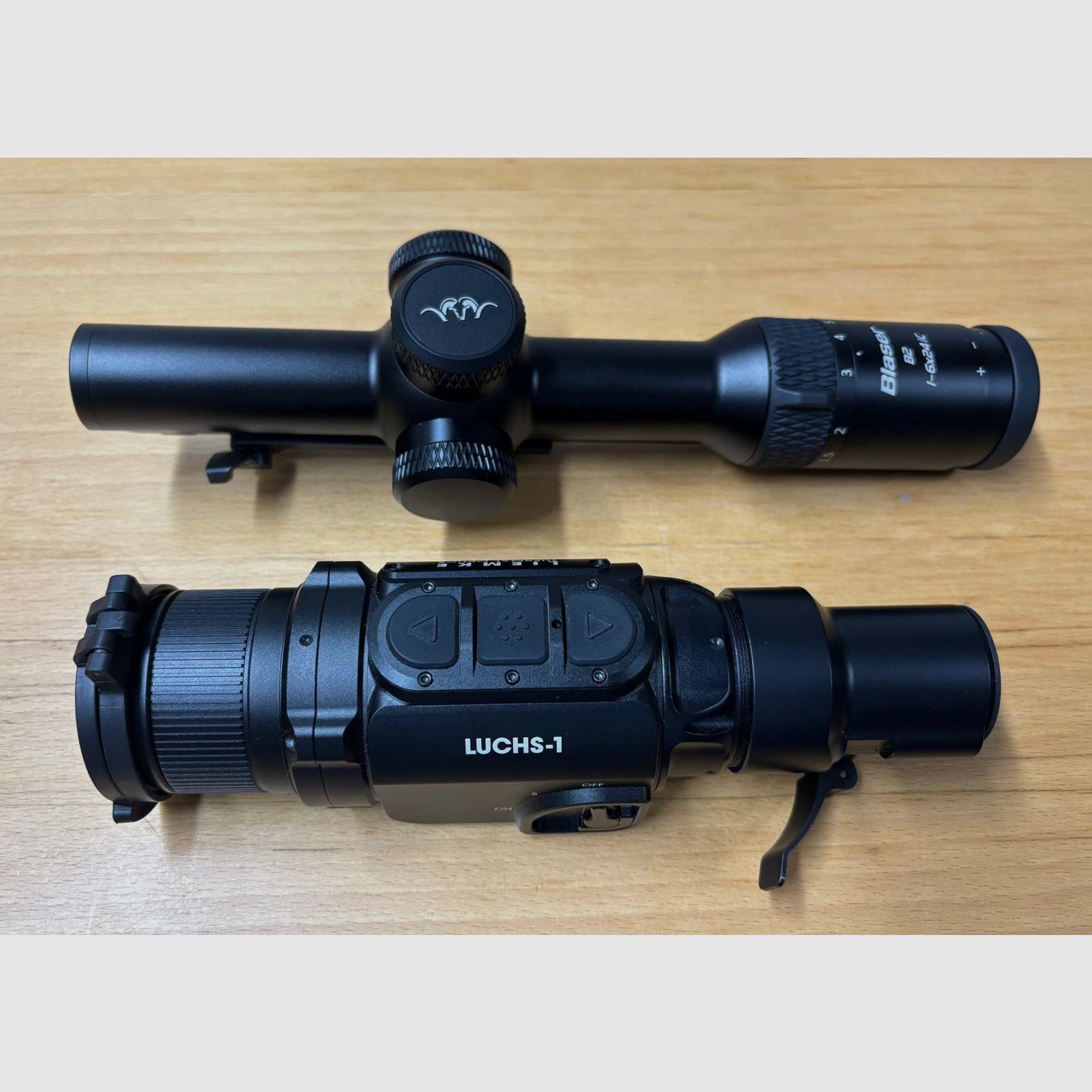 <Liemke Luchs thermal imaging attachment, like new, in excellent condition.