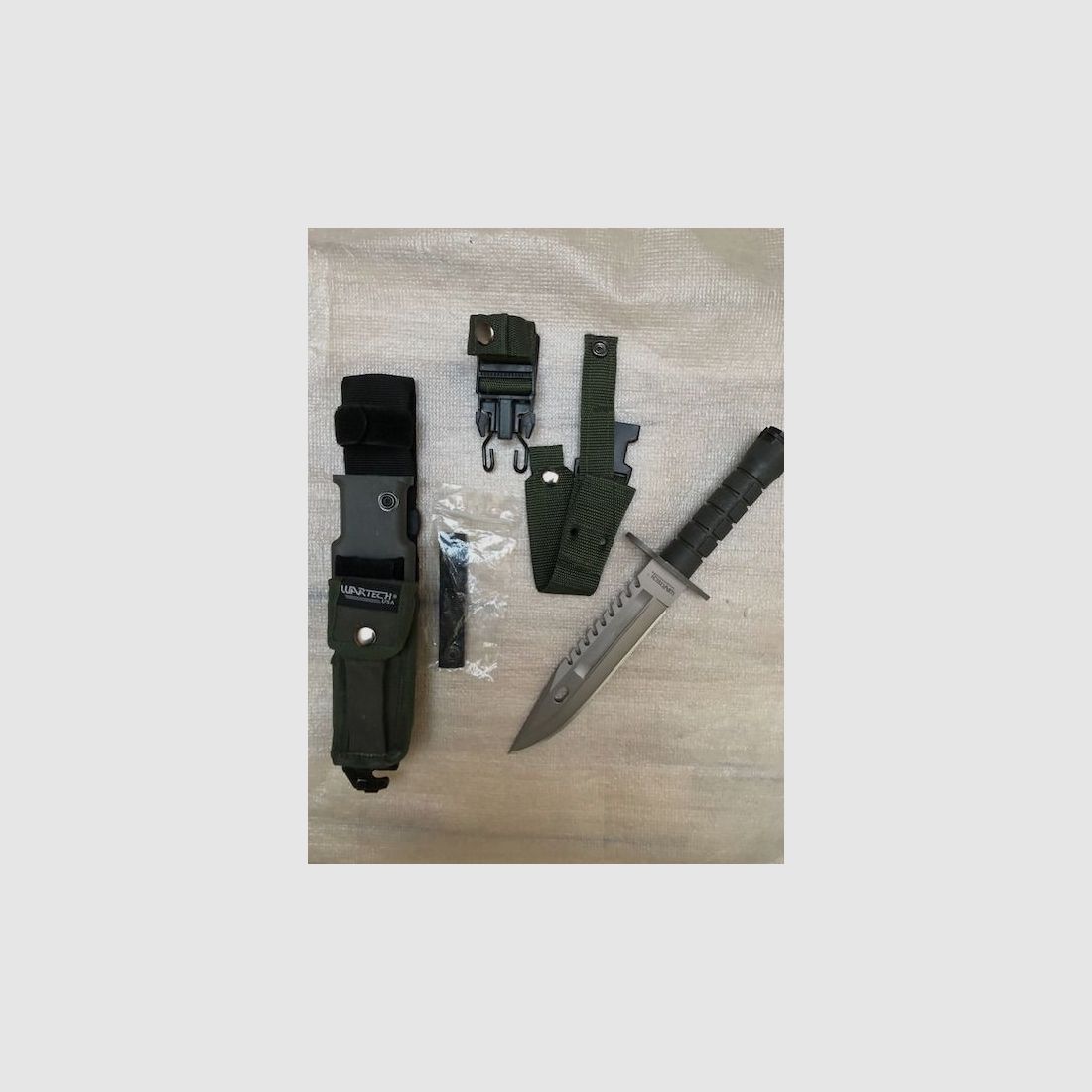 Couteau de survie/bayonnet avec gaine en nylon, ABS, poche et fixation de ceinture