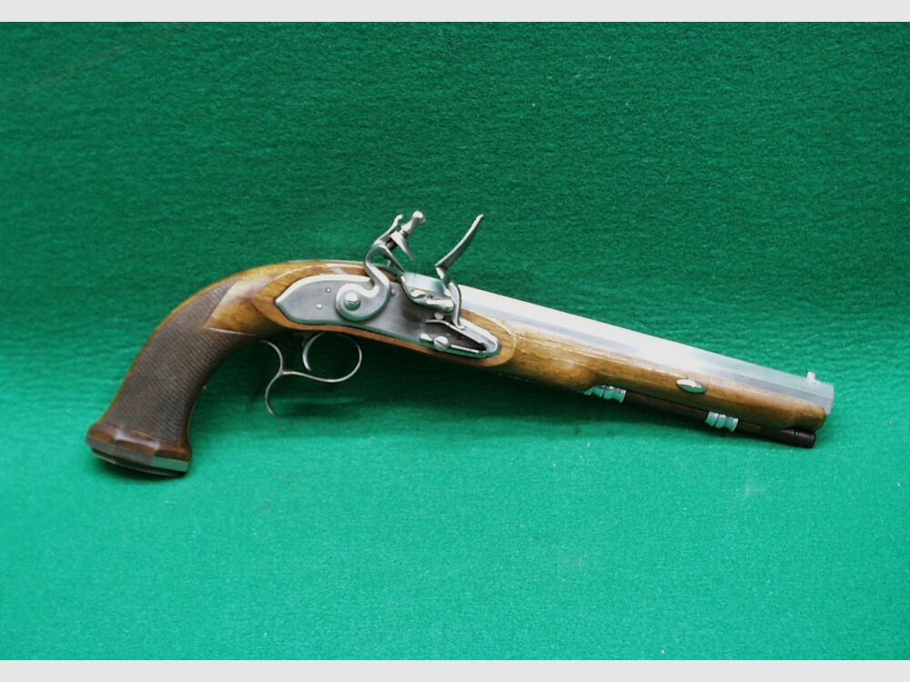 Artax	 Boutet pistolet à silex, calibre .45 lisse, finition acier