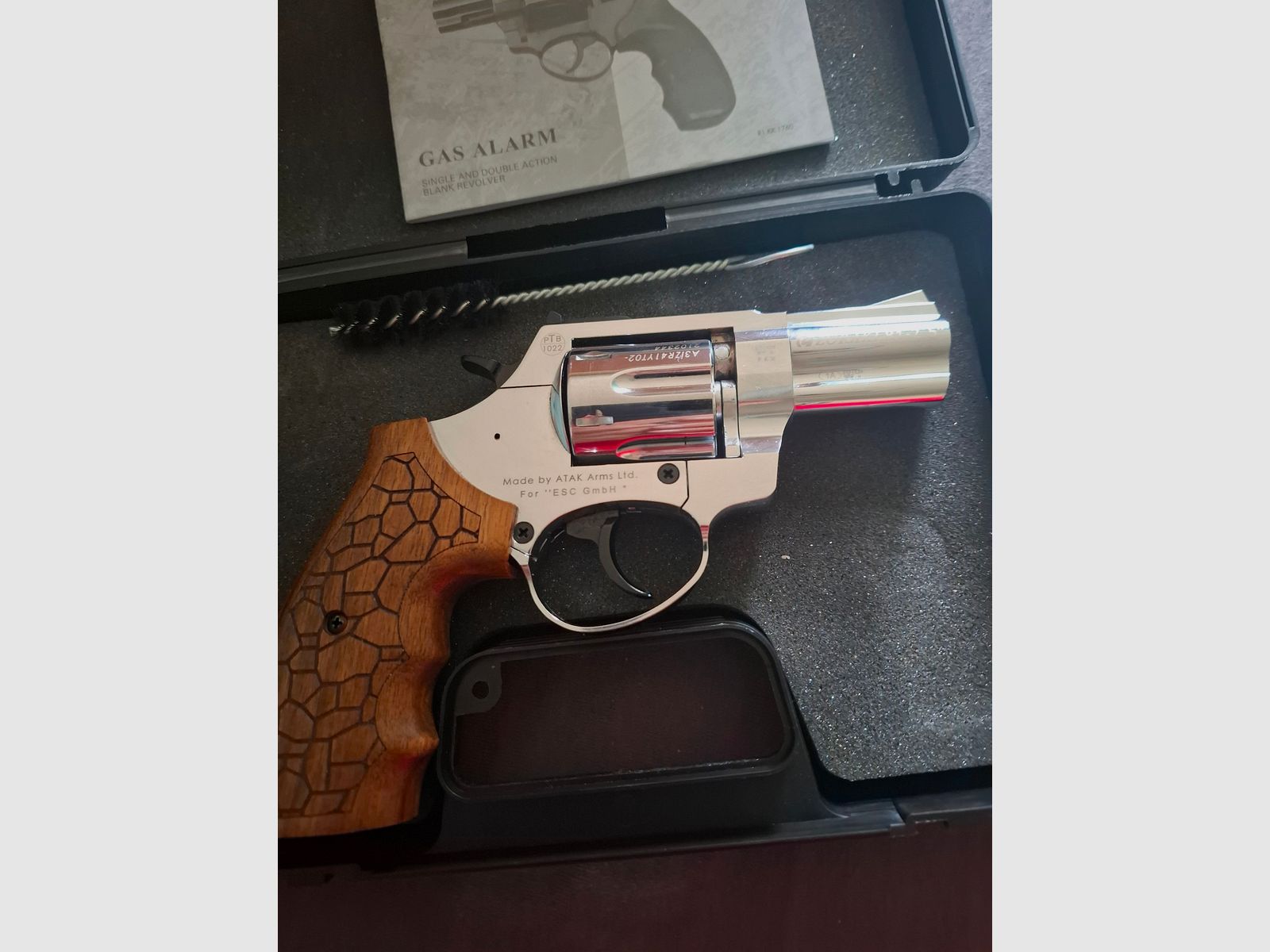 Zoraki R1 2.5" chrome 9mm RK with real wood grip panels plus black combat grip panels